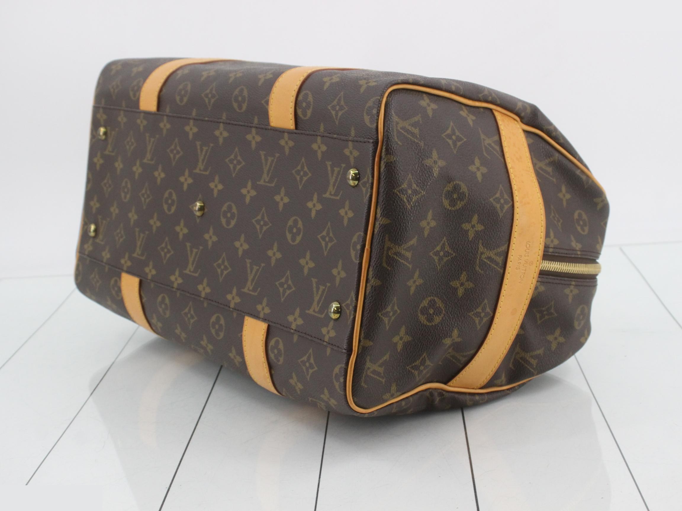 Carryall TH0076 - Includes dust bag, handle strap, name tag, key, 2 keys, and booklet. — view 6