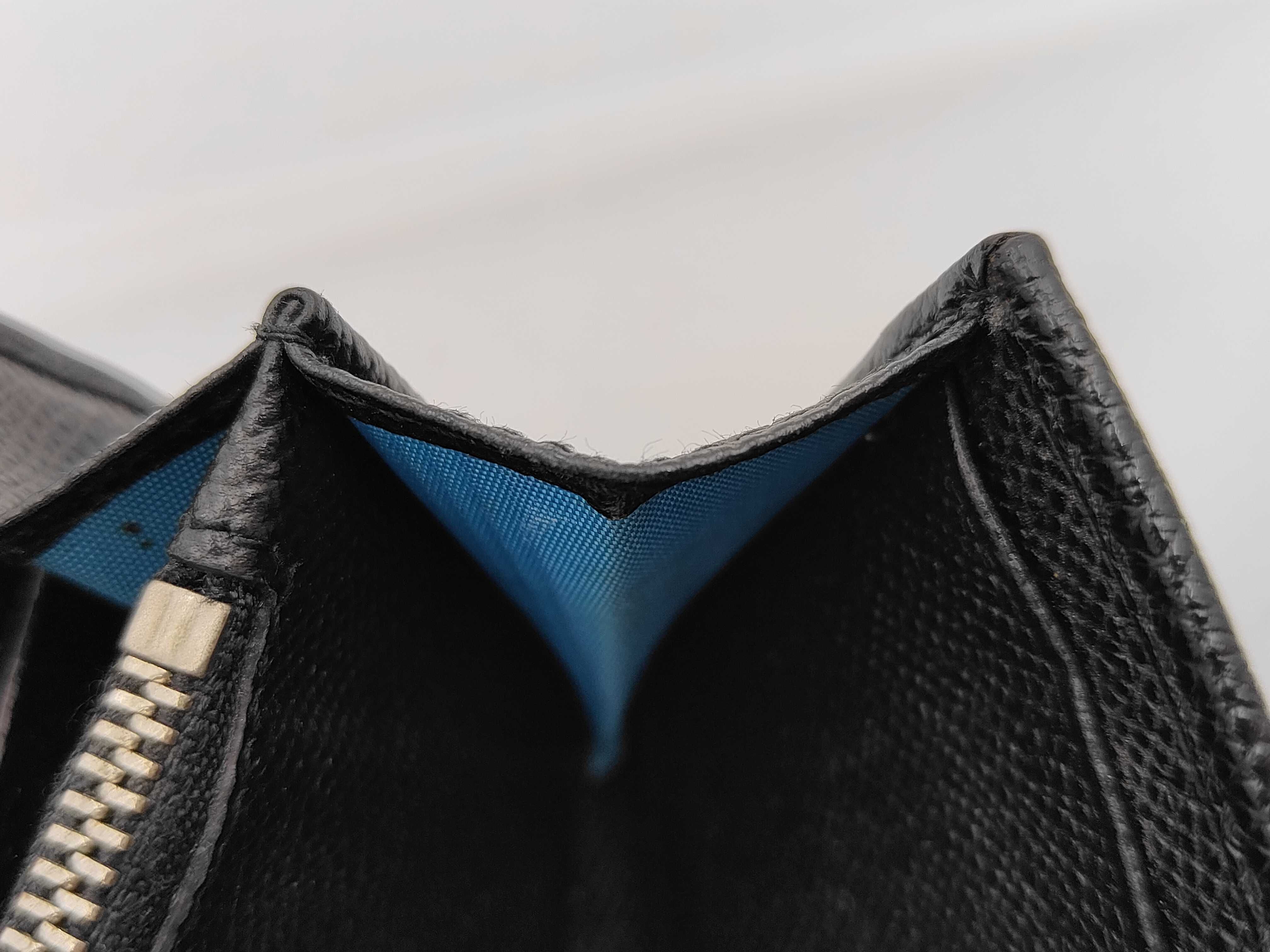 B.zero1 Leather Wallet — view 10
