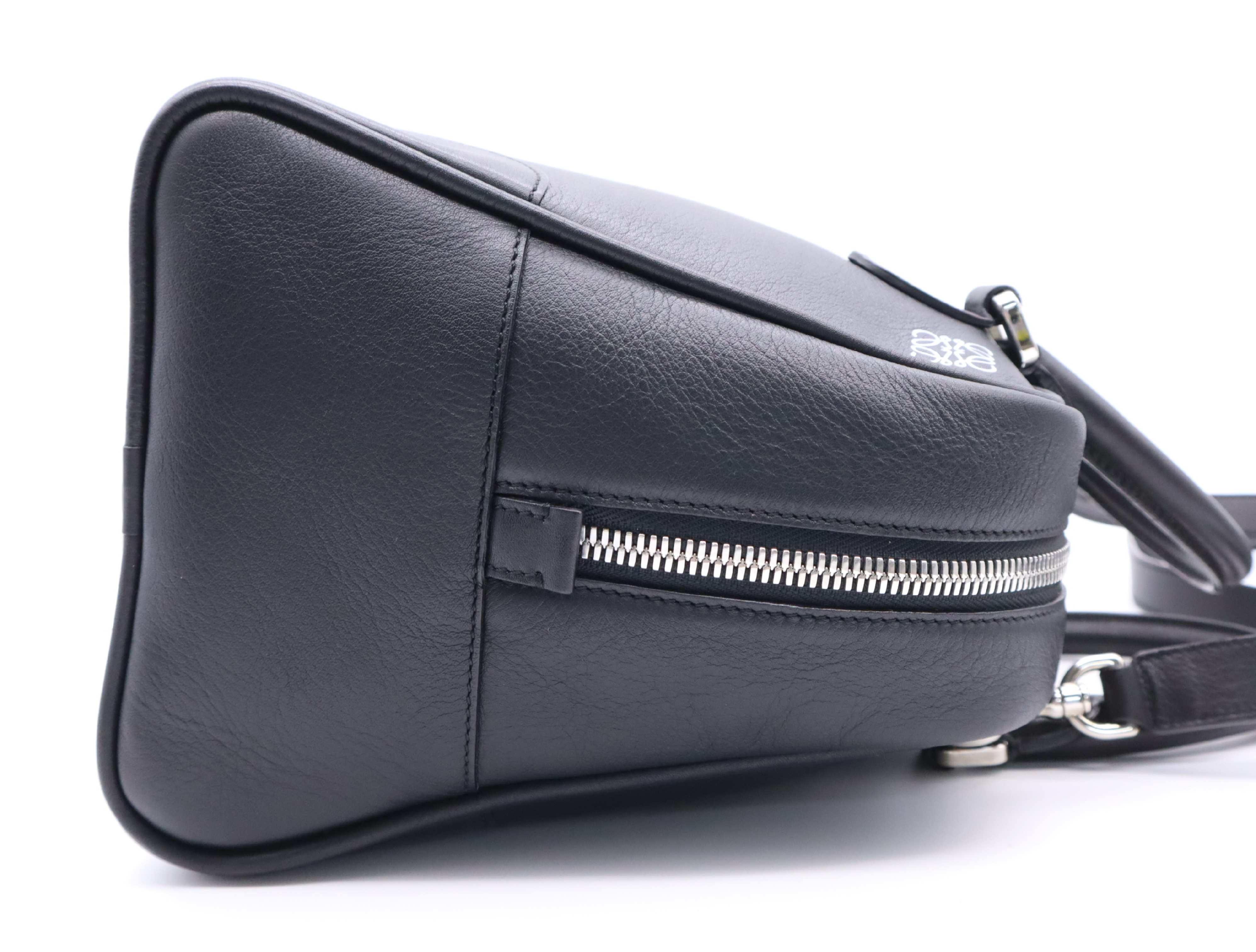 Leather Amazona 75 Handbag, Black, Silver Hardware, with Shoulder Strap — view 5