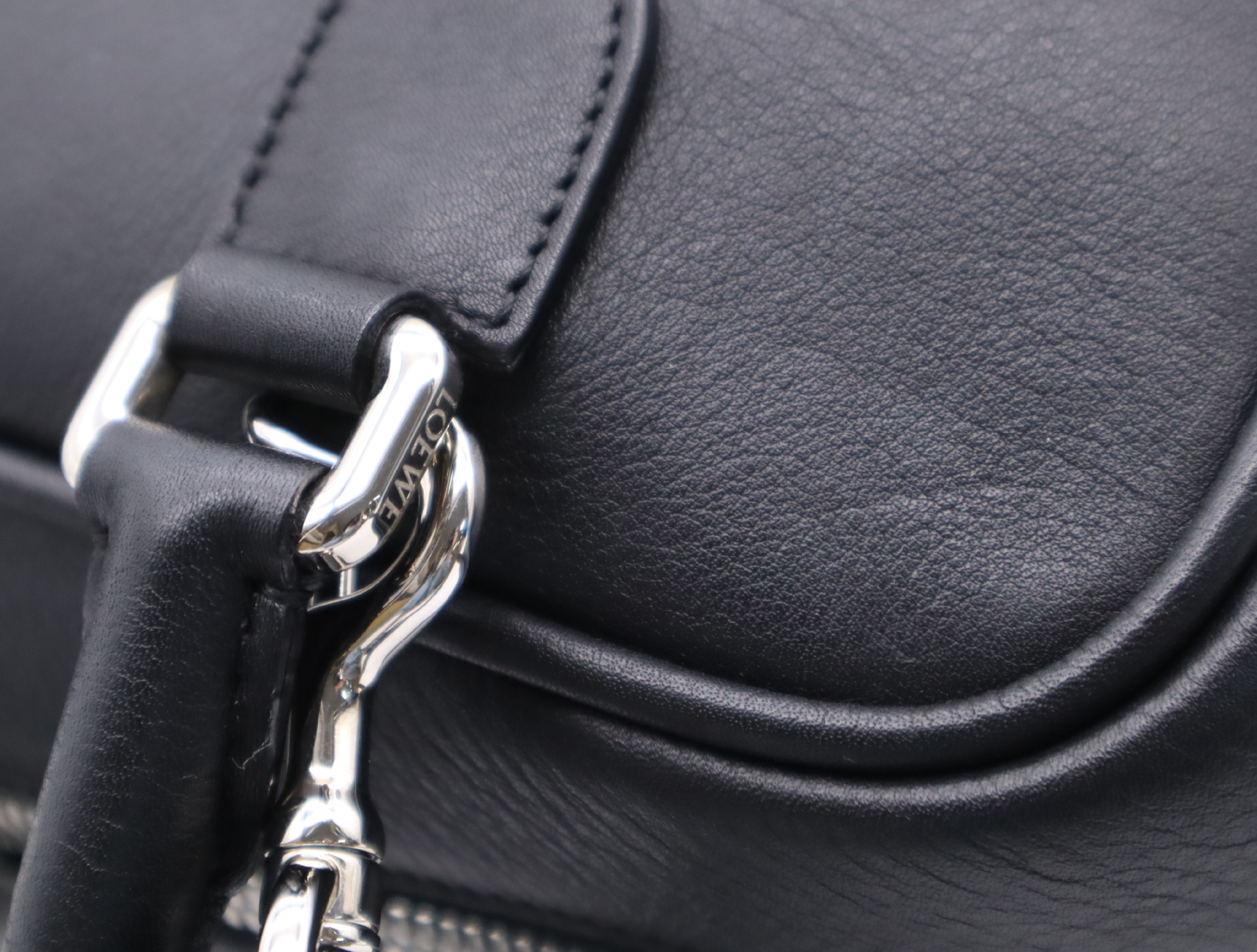 Leather Amazona 75 Handbag, Black, Silver Hardware, with Shoulder Strap — view 9