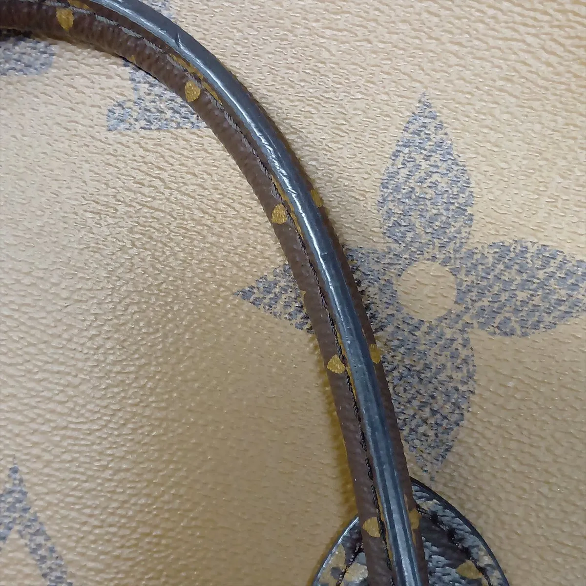 Giant Monogram Reverse OnTheGo GM M45320 FL0231 Brown (RFID detected) — view 14
