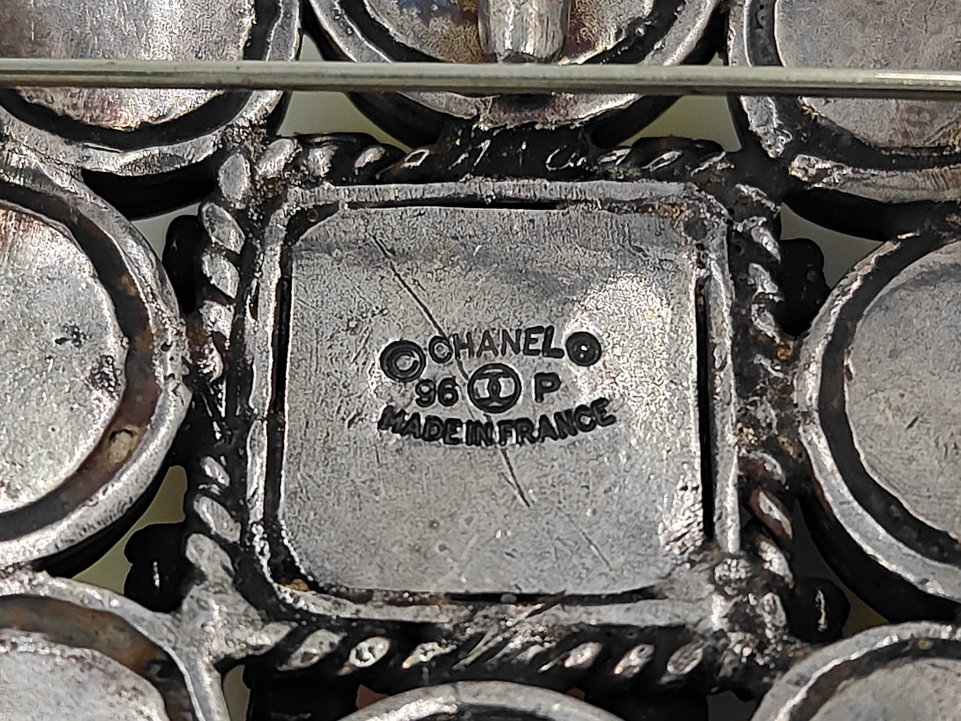 brooch — view 4