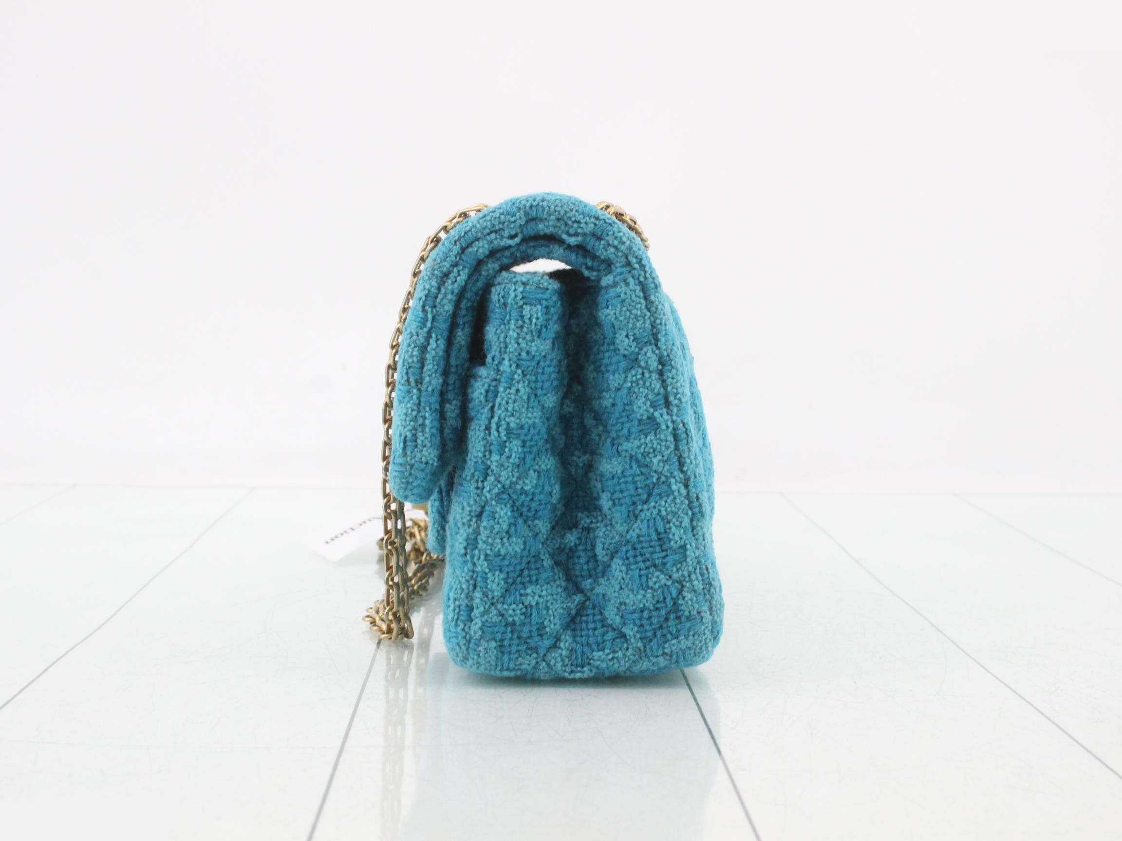 Tweed 2.55 Matelassé Chain Shoulder Bag — view 3