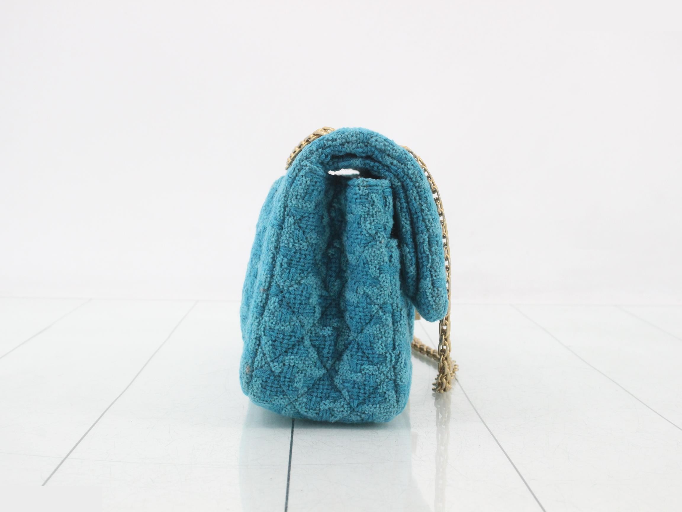 Tweed 2.55 Matelassé Chain Shoulder Bag — view 4