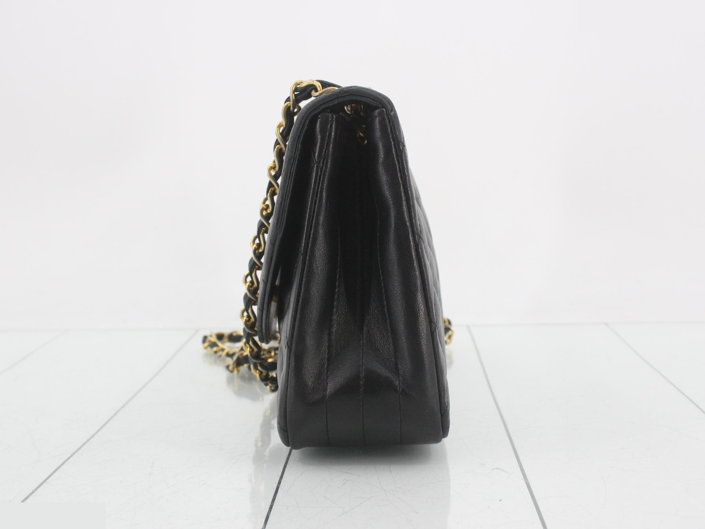 Matelassé Chain Shoulder Bag, Unit 1 — view 3