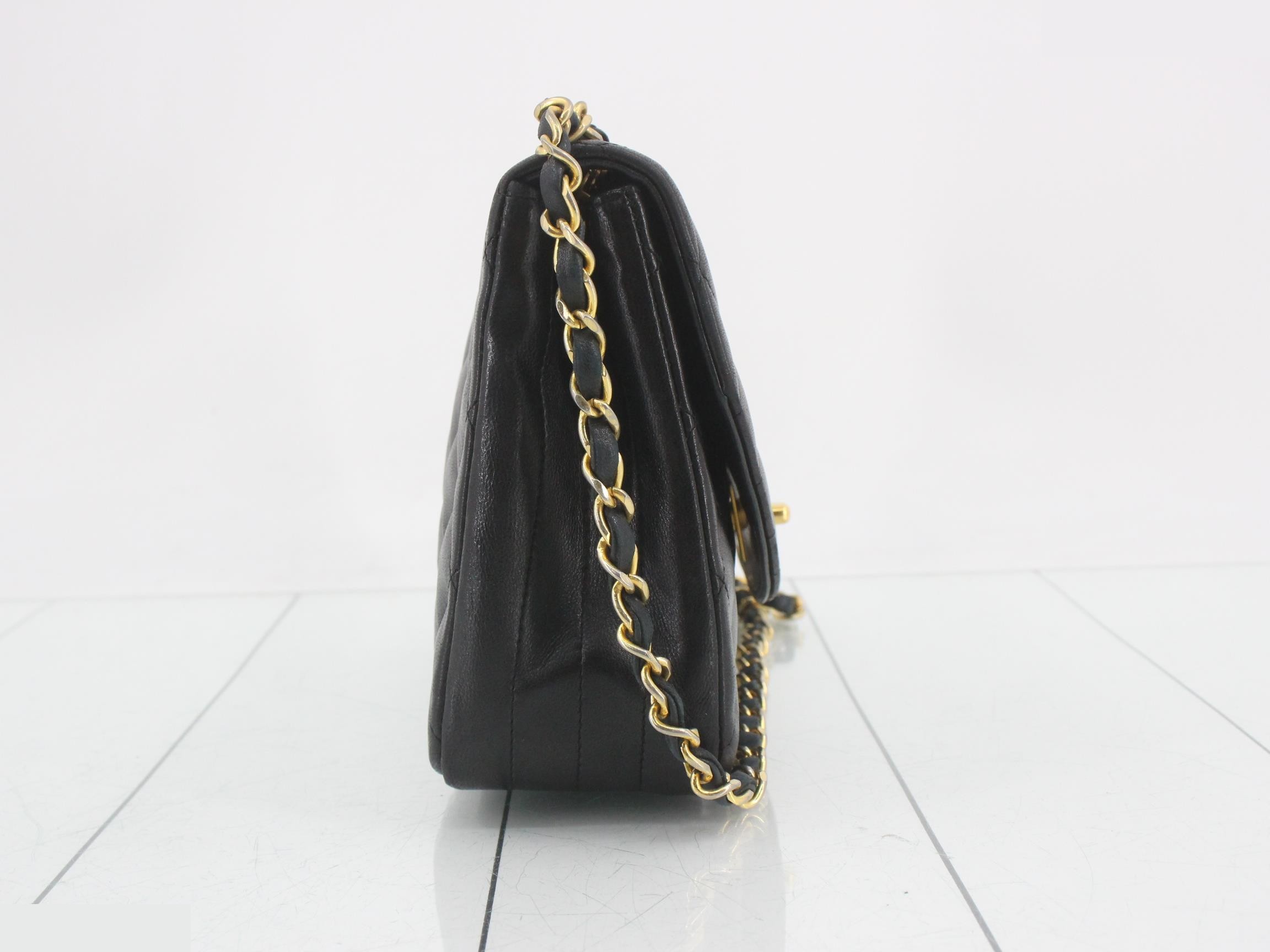 Matelassé Chain Shoulder Bag, Unit 1 — view 4