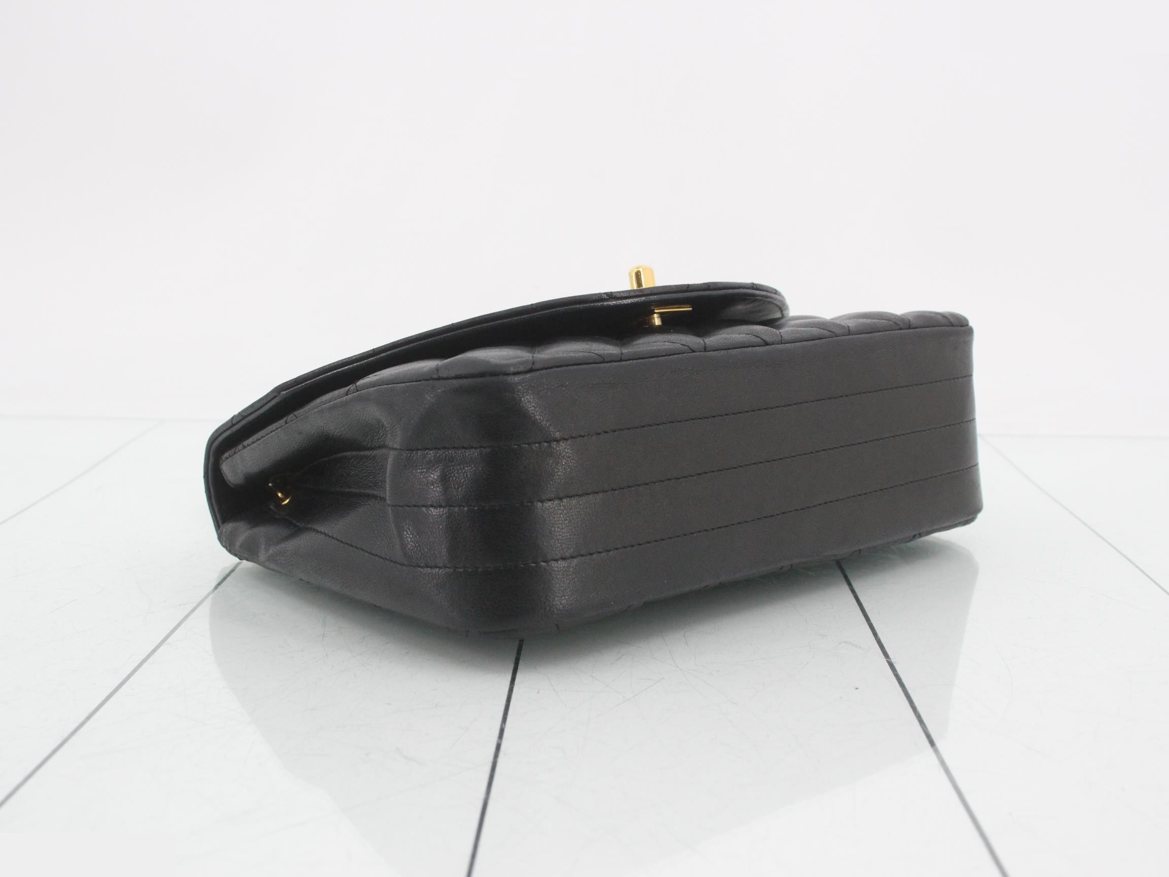 Matelassé Chain Shoulder Bag, Unit 1 — view 5