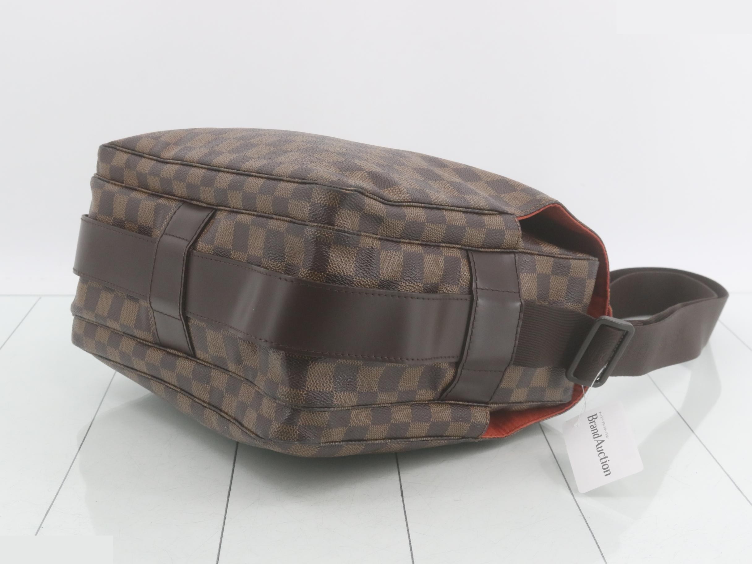 LV Damier Naviglio N45255 Shoulder Bag — view 6
