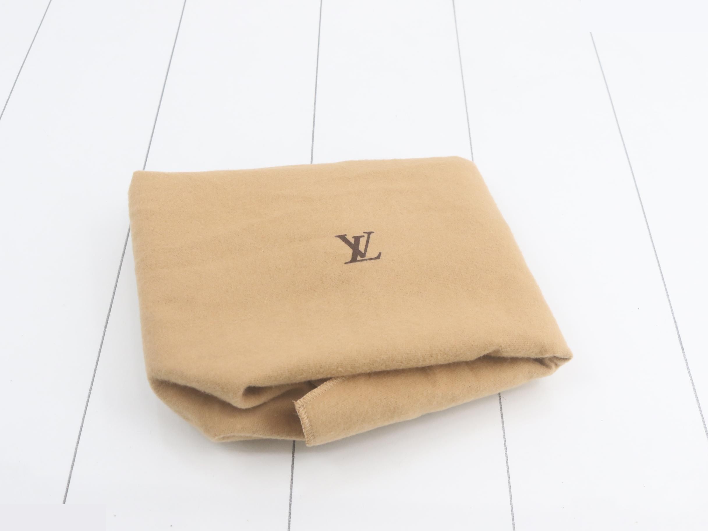 LV Damier Naviglio N45255 Shoulder Bag — view 7