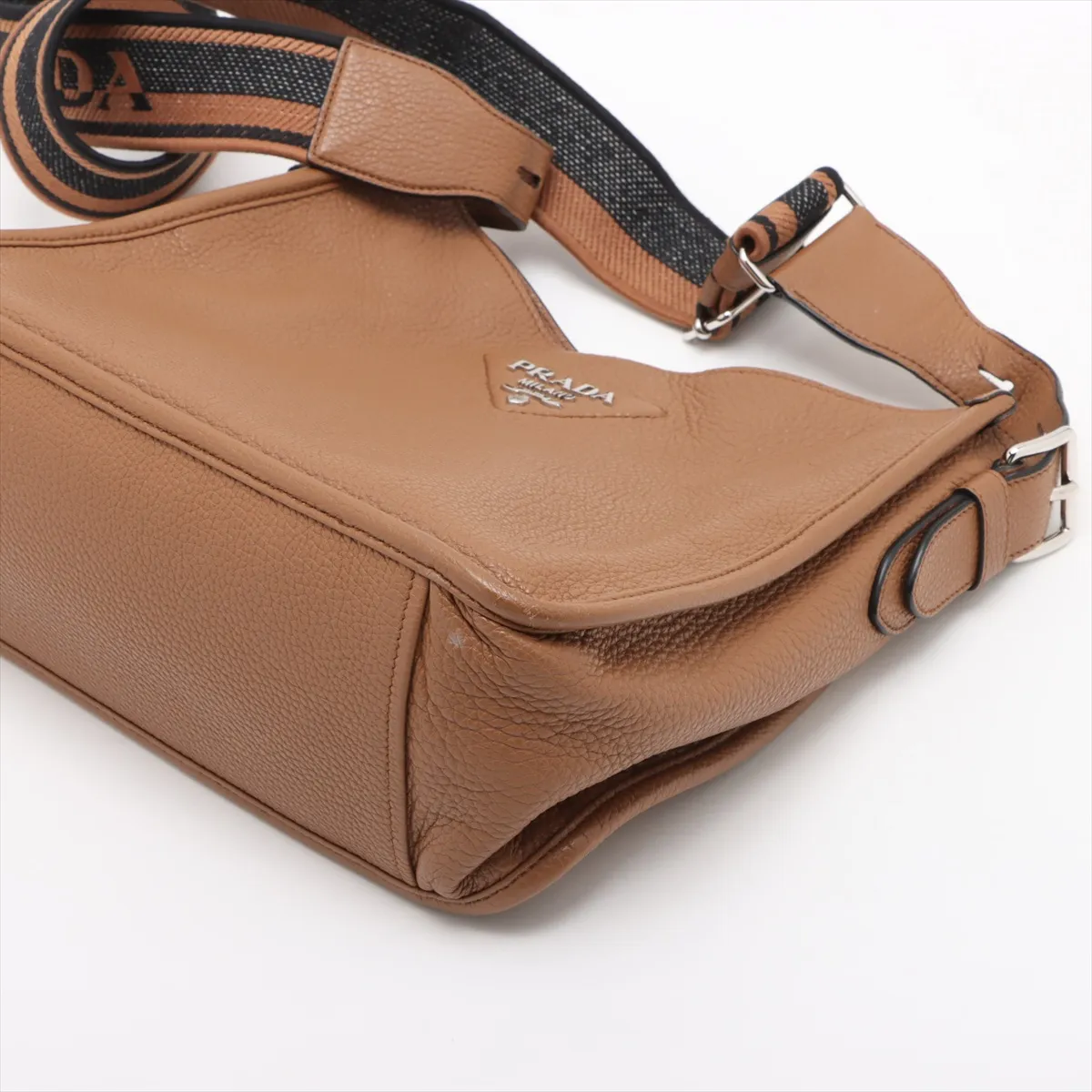 Vitello Dino Soft Leather Shoulder Bag Brown External Zipper — view 3