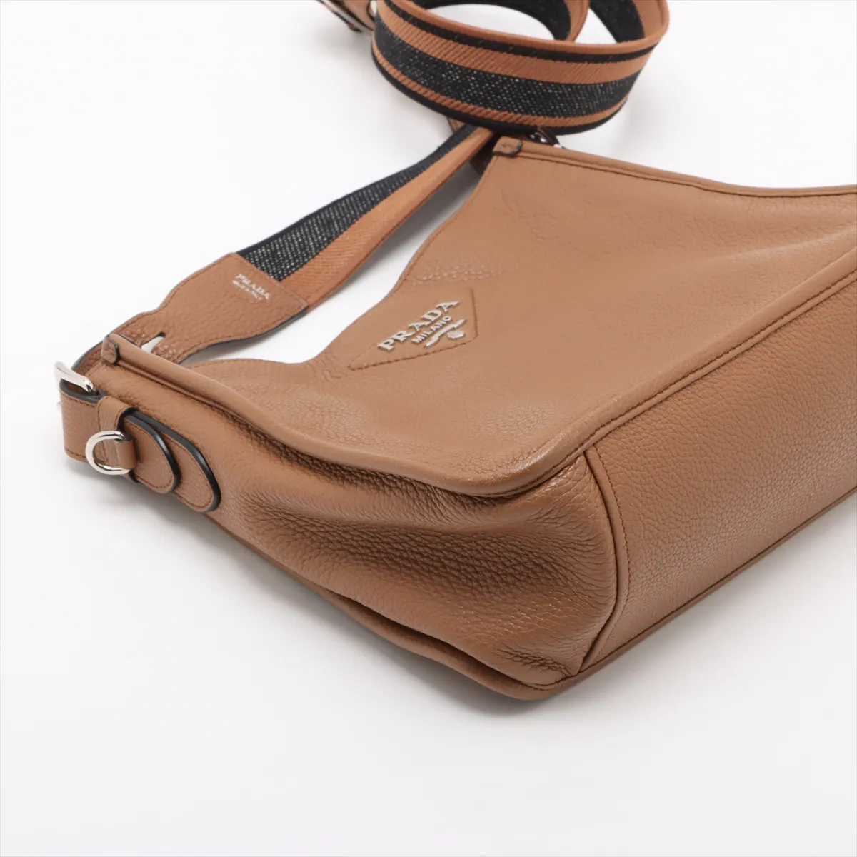 Vitello Dino Soft Leather Shoulder Bag Brown External Zipper — view 4