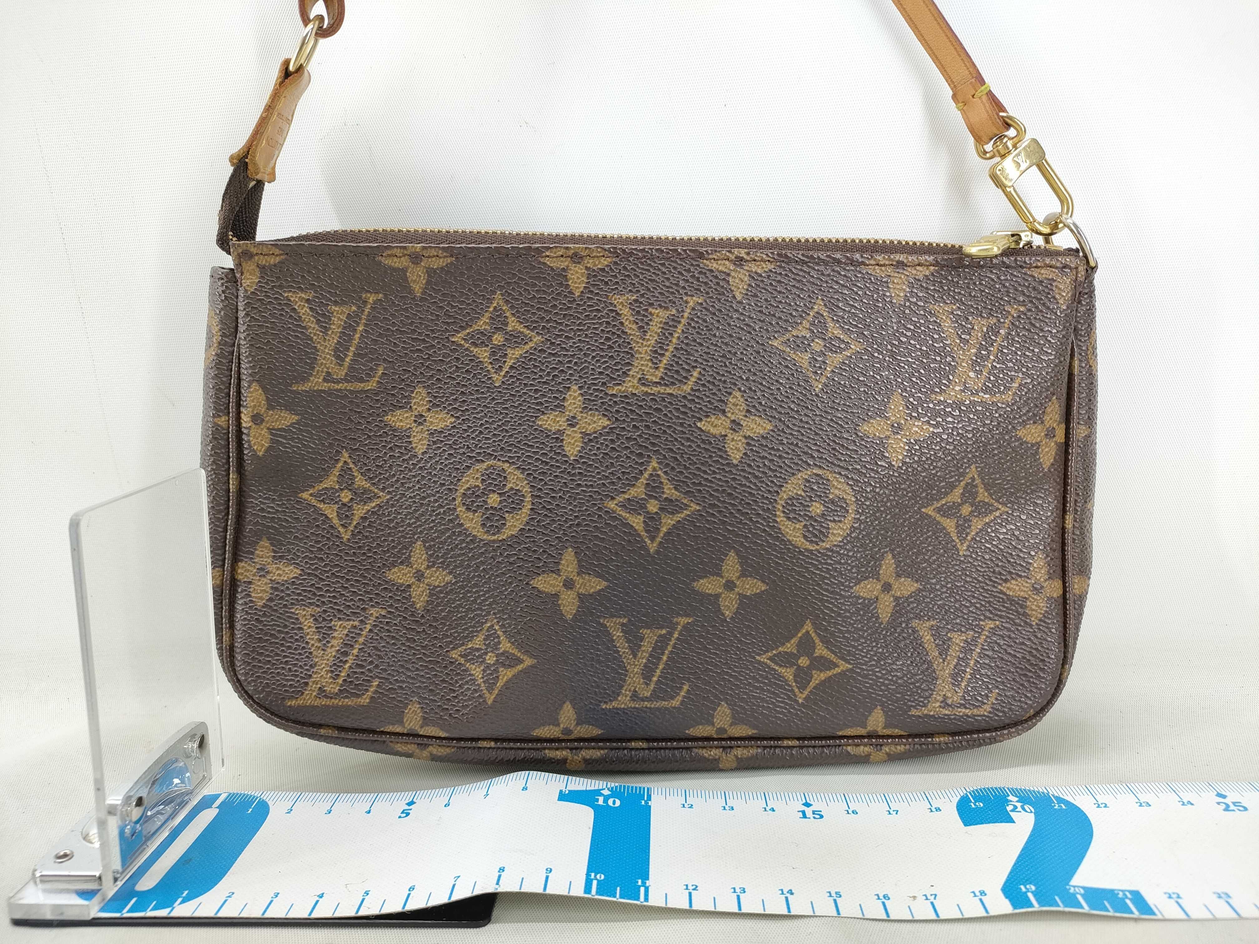 Monogram Louis Vuitton Monogram Pochette Accessoires M51980 Handbag — view 2
