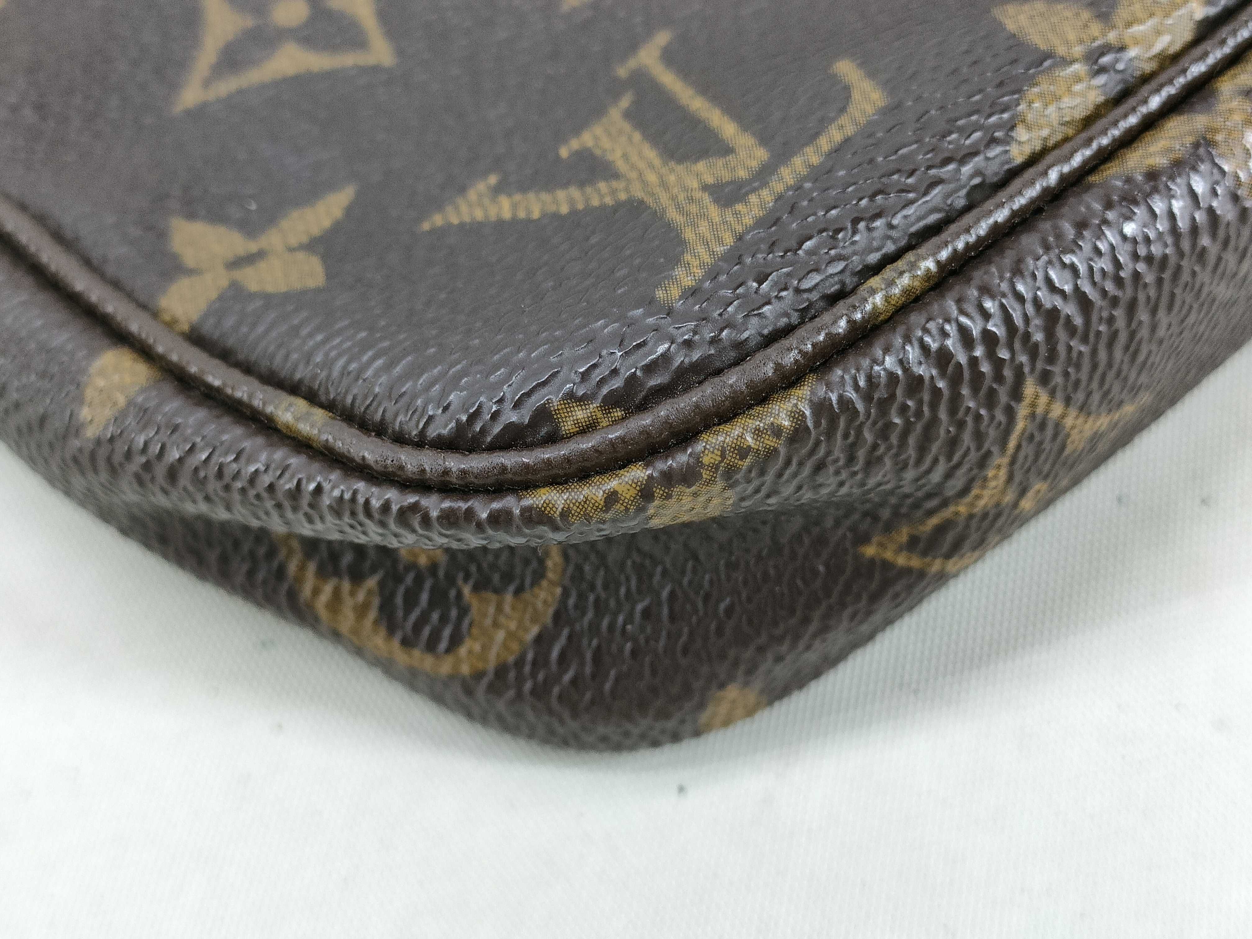 Monogram Louis Vuitton Monogram Pochette Accessoires M51980 Handbag — view 4