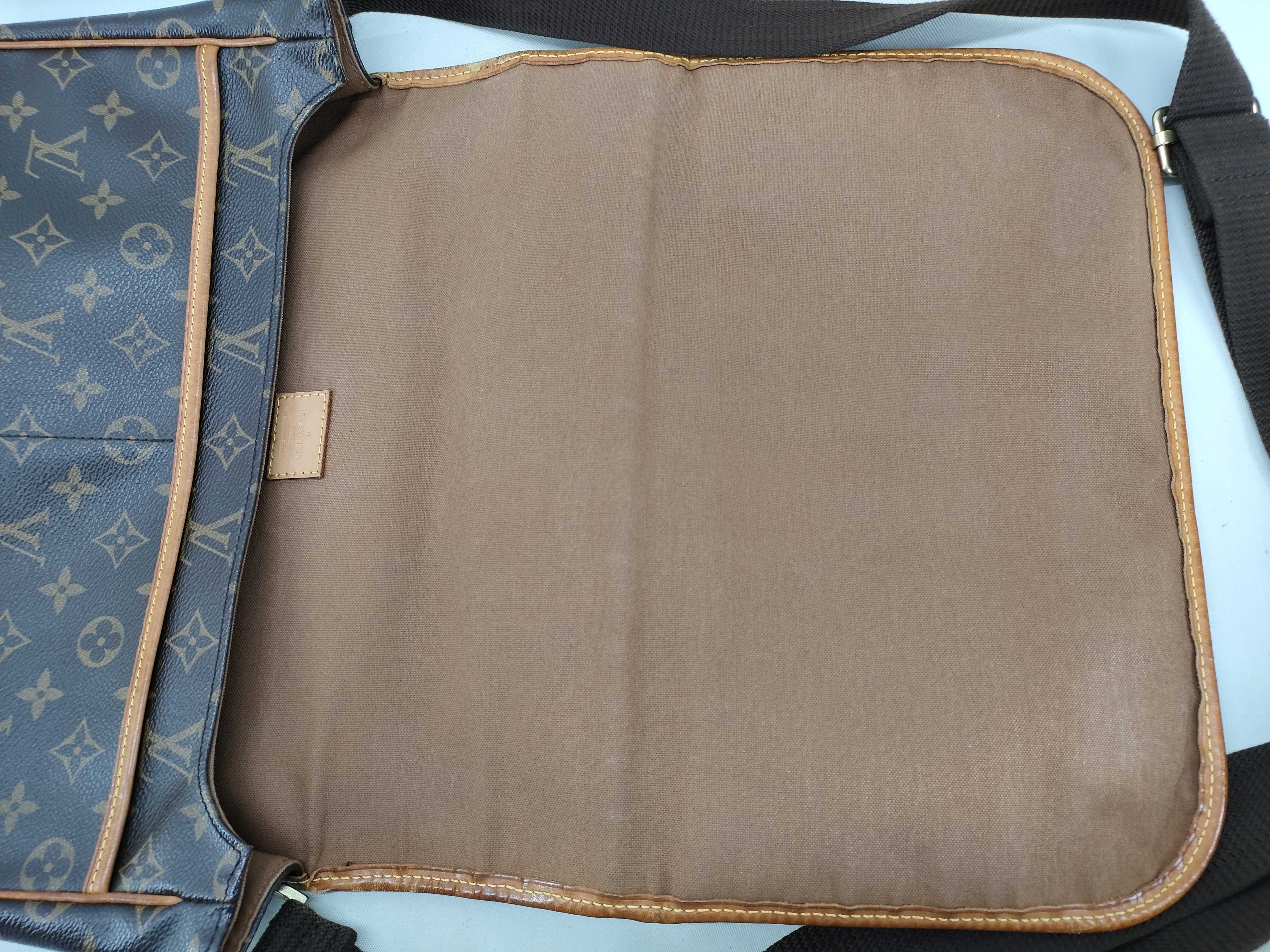 Monogram LV Monogram Messenger Bosphore GM M40105 DU0066 Shoulder Bag — view 8