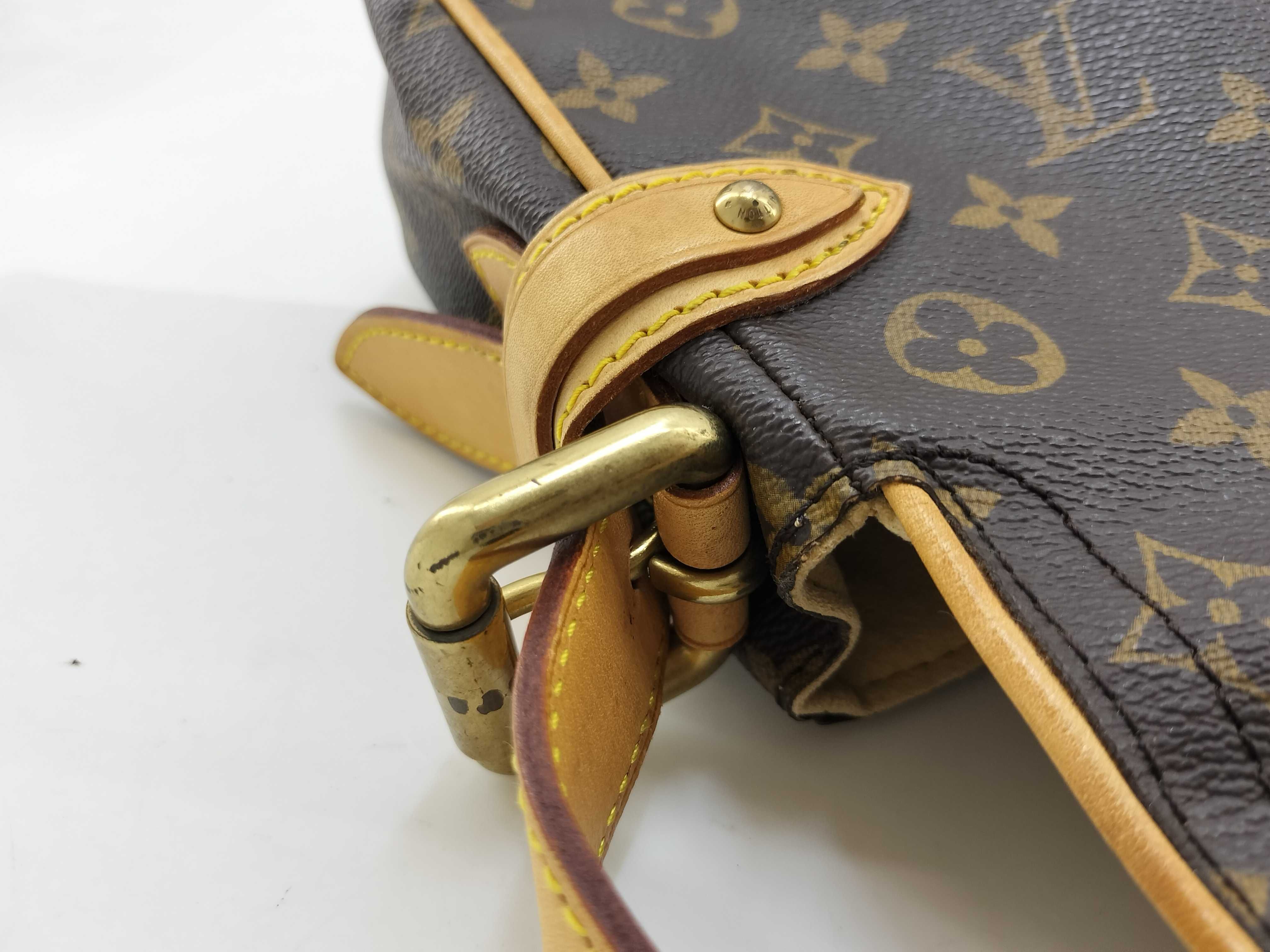 Monogram LV Monogram Hudson PM M40027 DU0095 Shoulder Bag — view 15