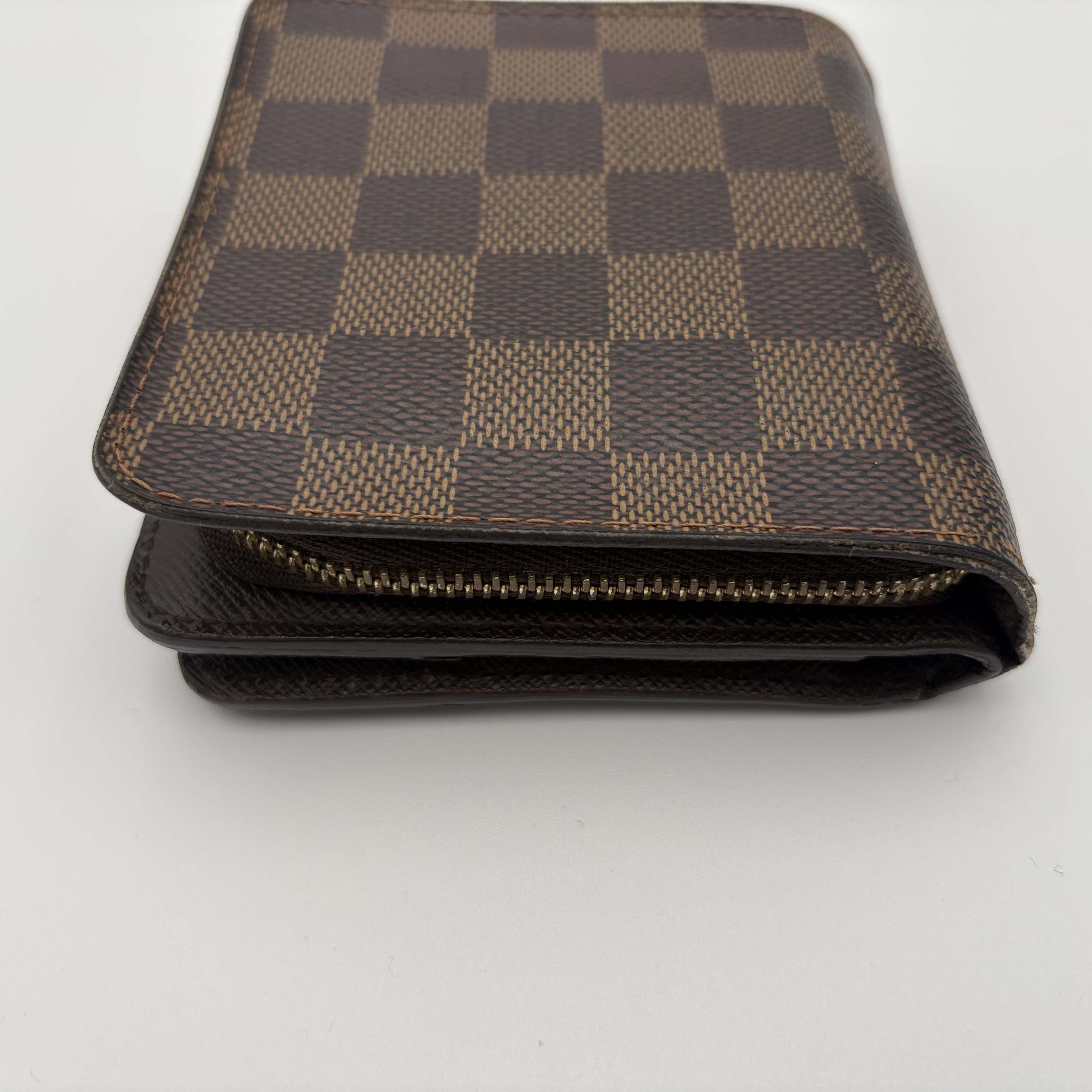 Damier Compact Zip Bi-fold Wallet — view 3