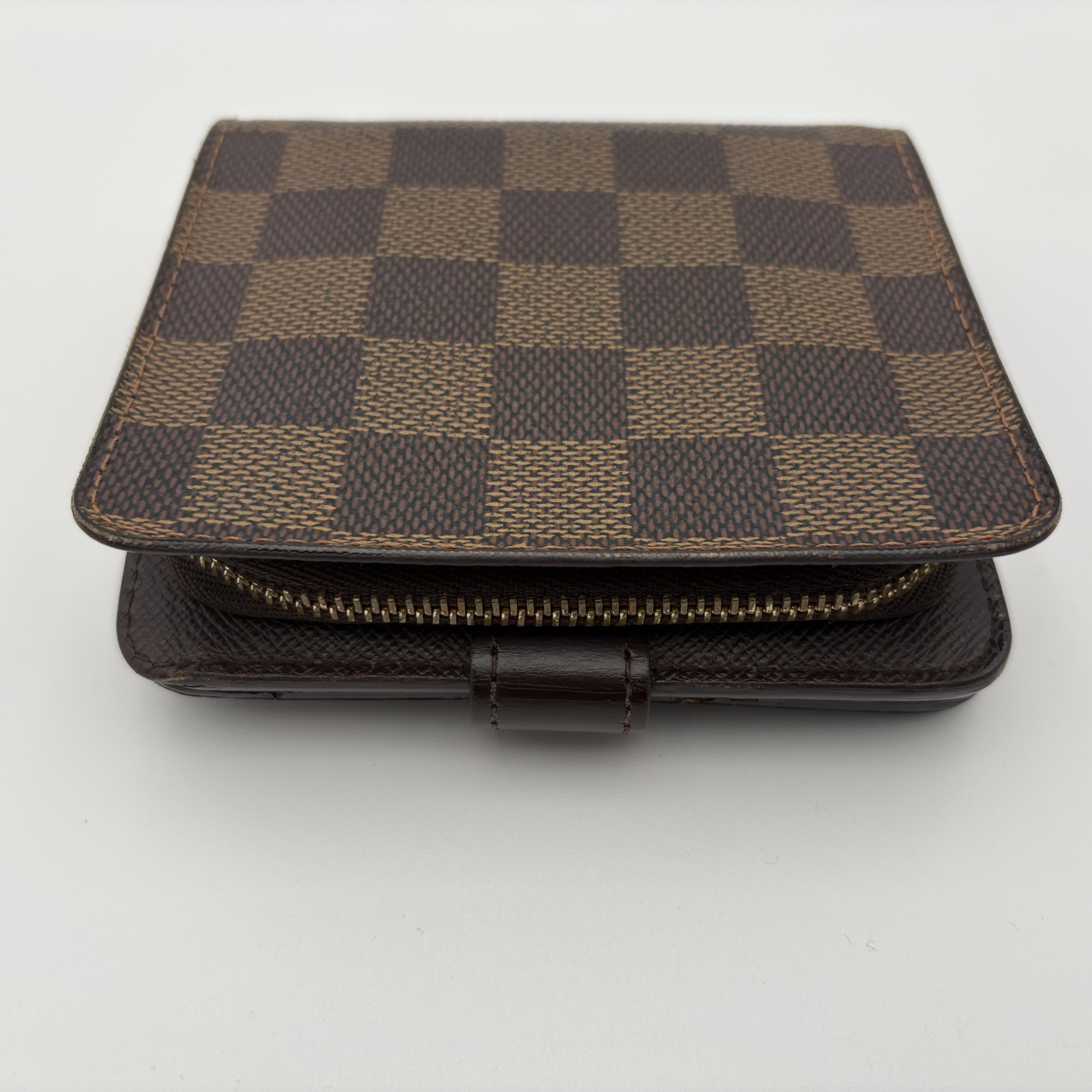 Damier Compact Zip Bi-fold Wallet — view 4