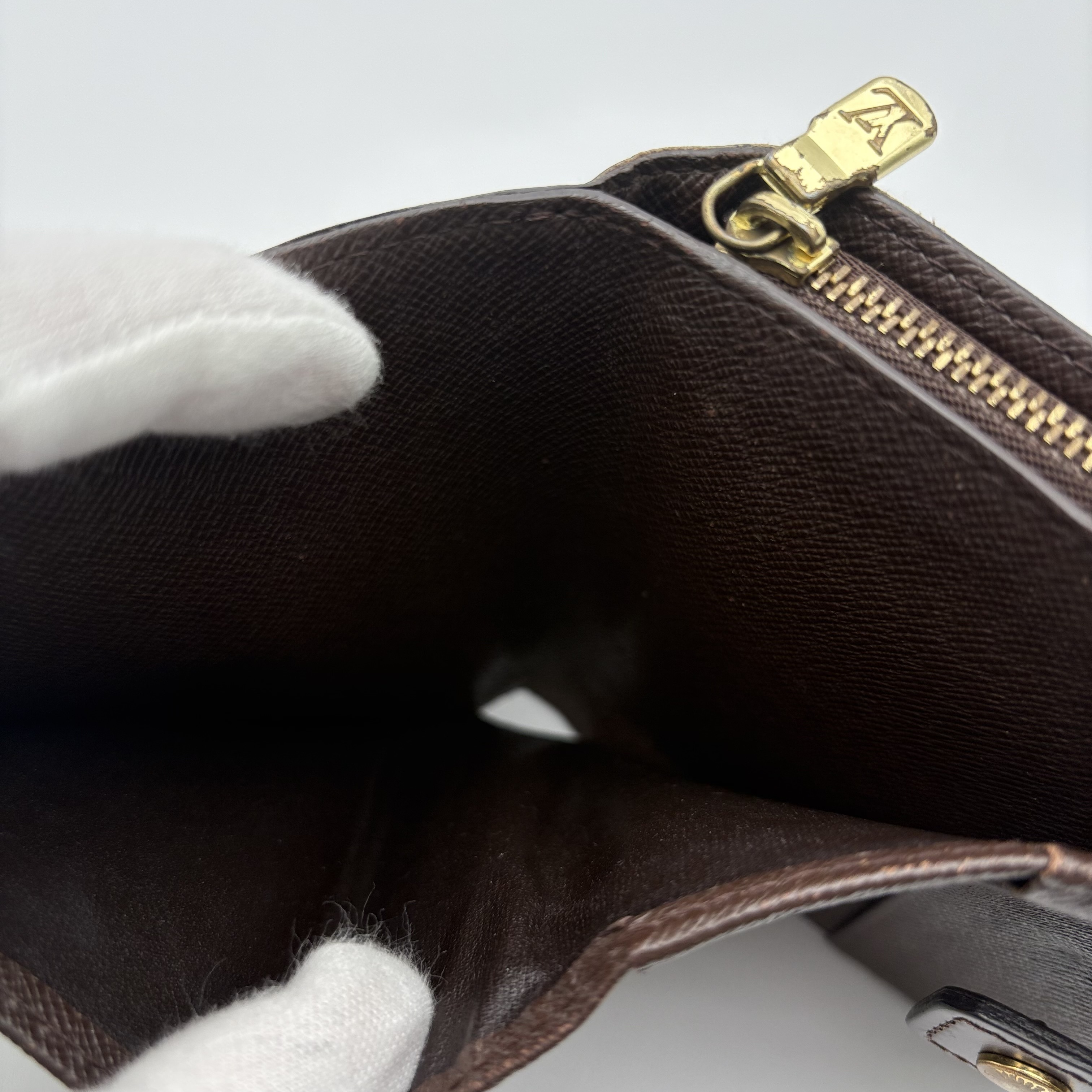 Damier Compact Zip Bi-fold Wallet — view 9