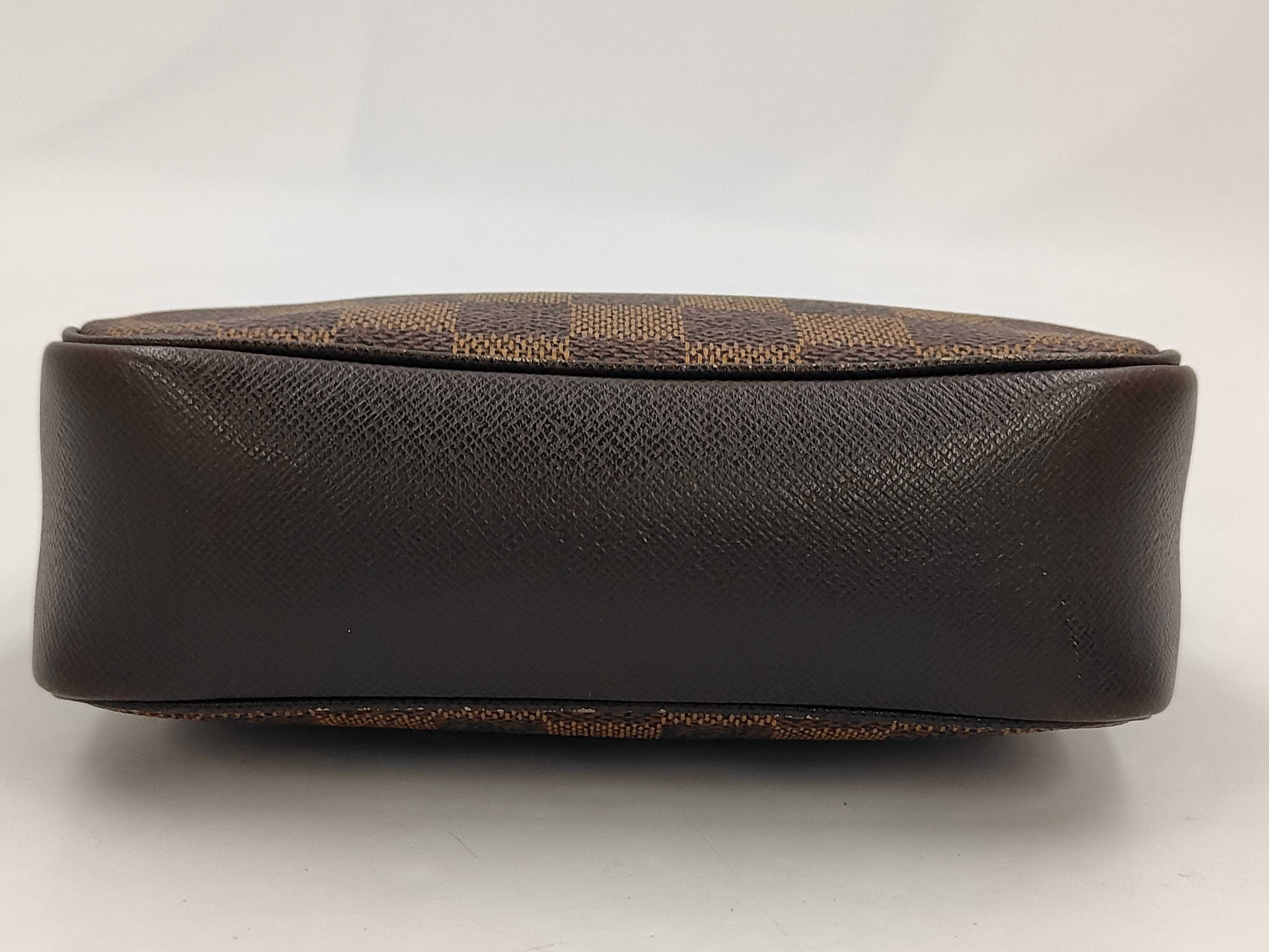 Damier Louis Vuitton Damier Trousse Makeup NO0998 Pouch — view 3