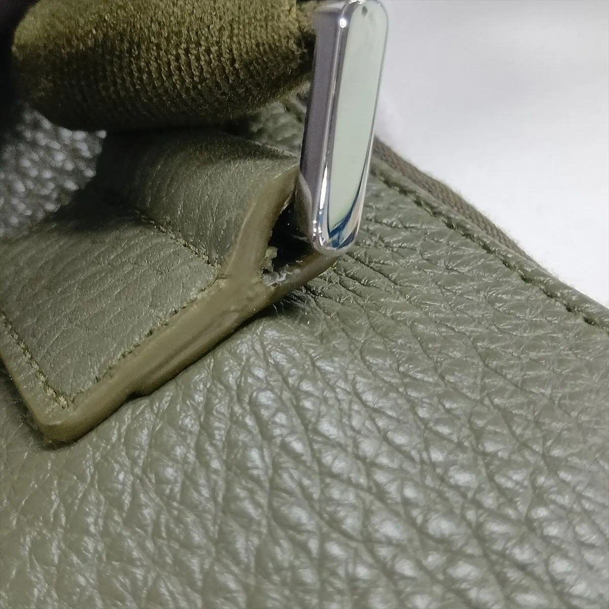 phone pouch leather shoulder bag khaki — view 11