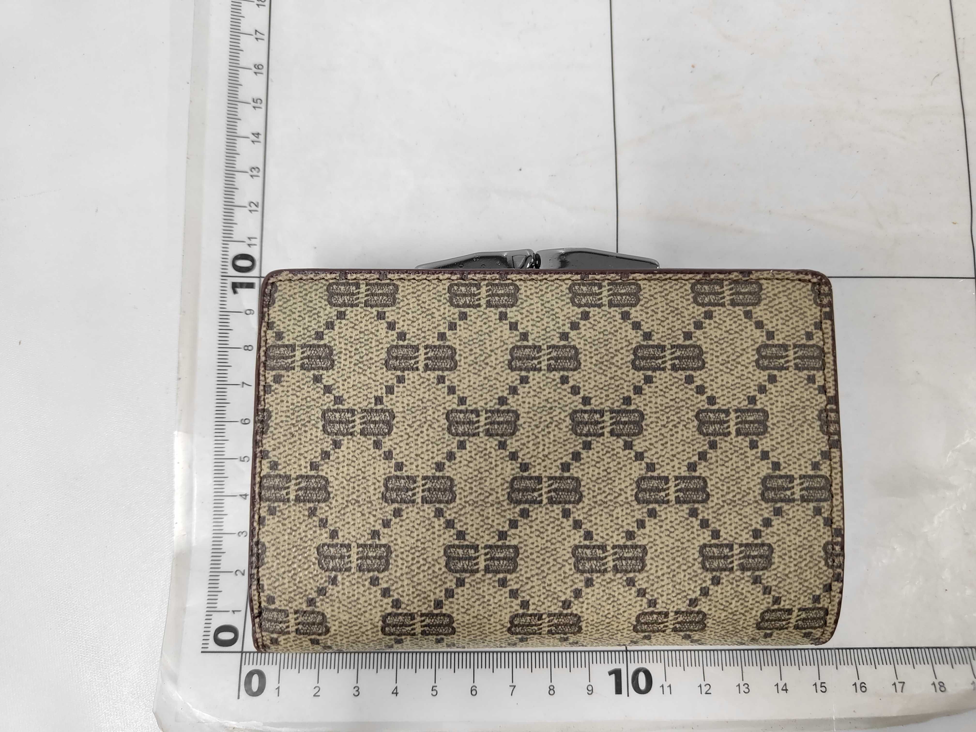 wallet — view 2