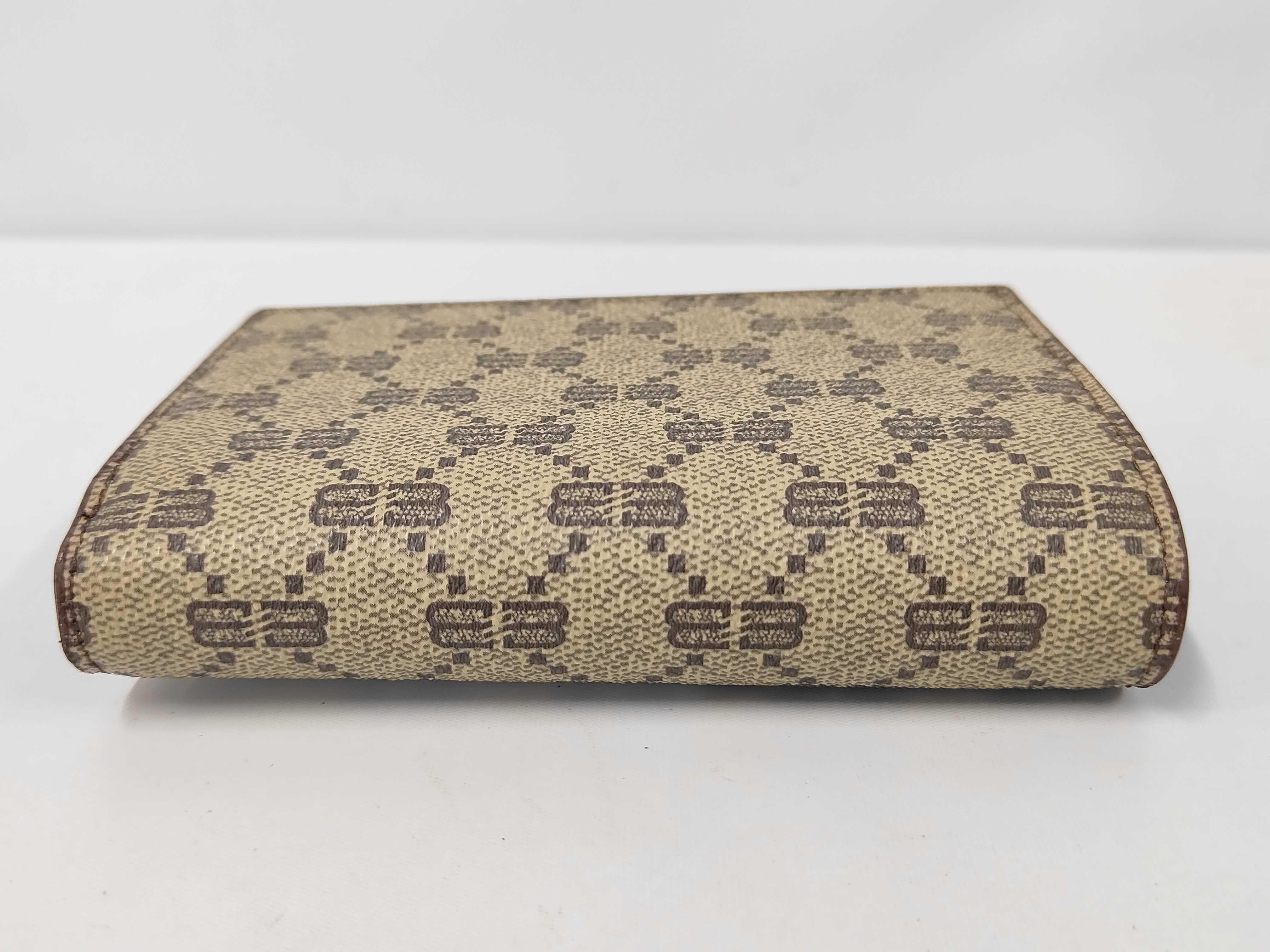 wallet — view 4