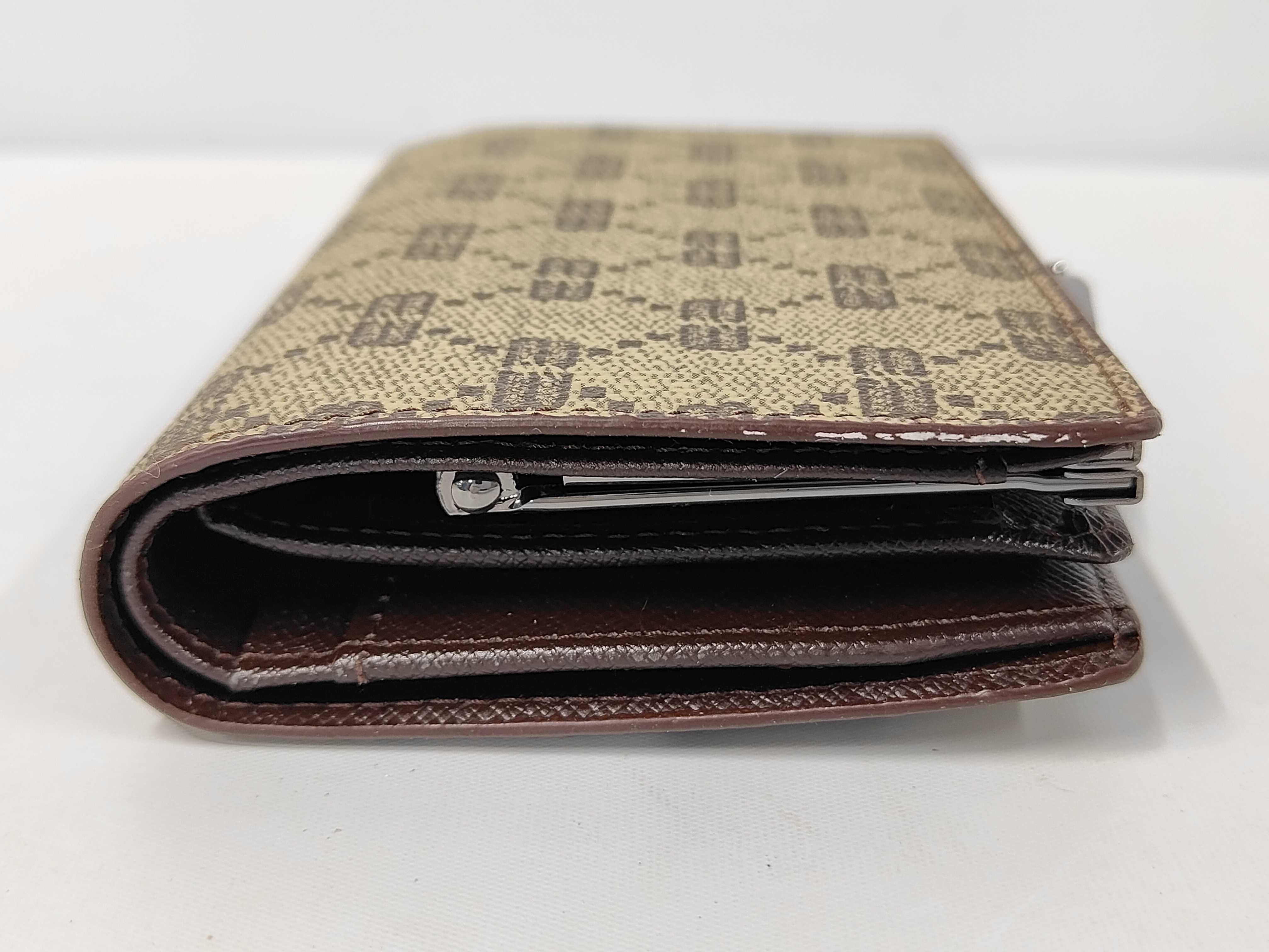 wallet — view 5