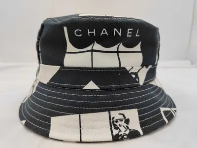 hat, size M, and other accessories.