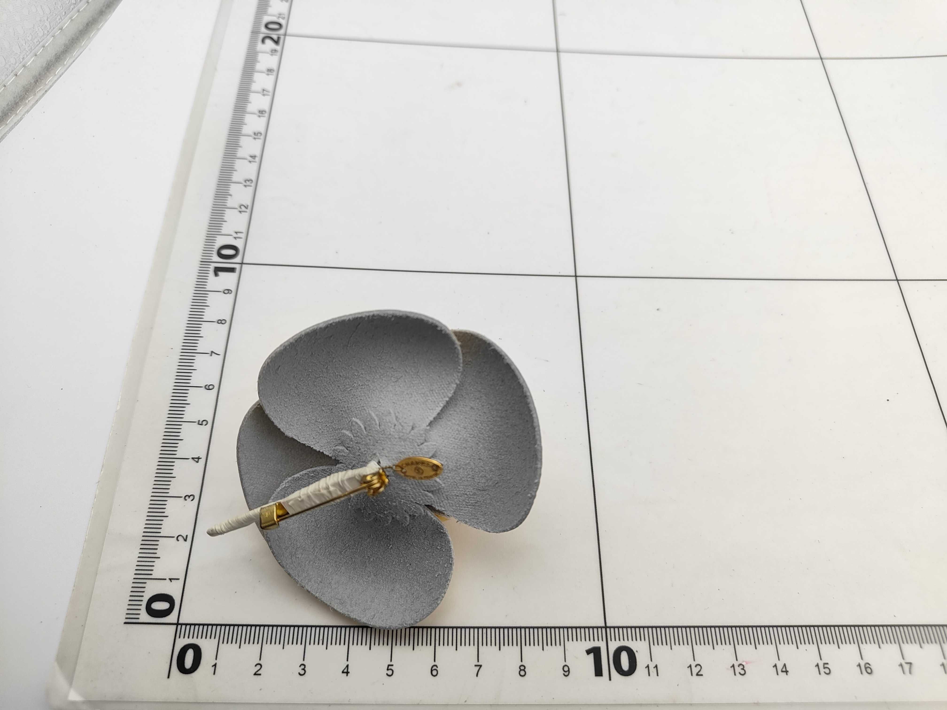 Camellia / Brooch — view 2
