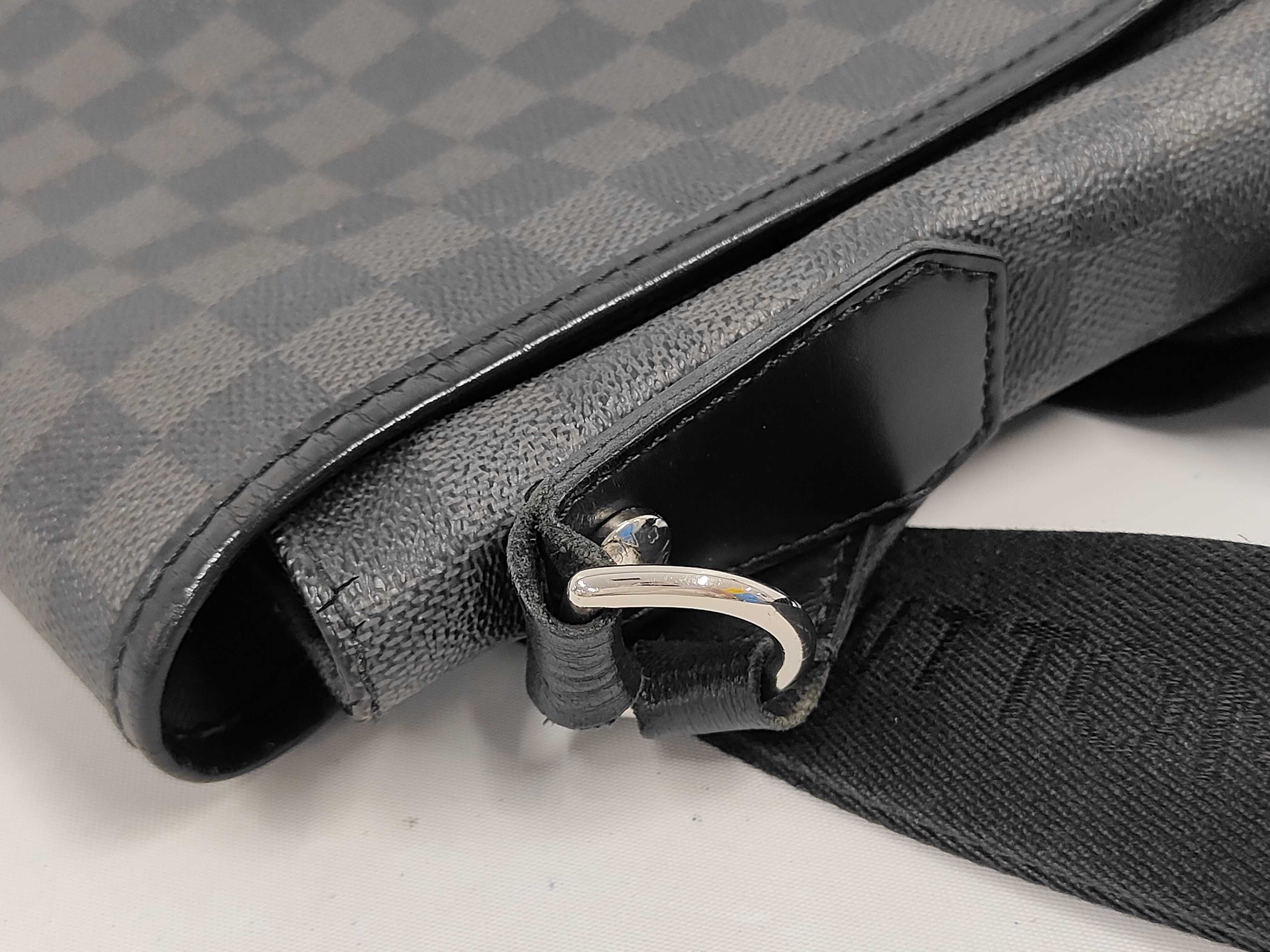 N58033 Damier Graphite Daniel GM Shoulder Bag — view 7