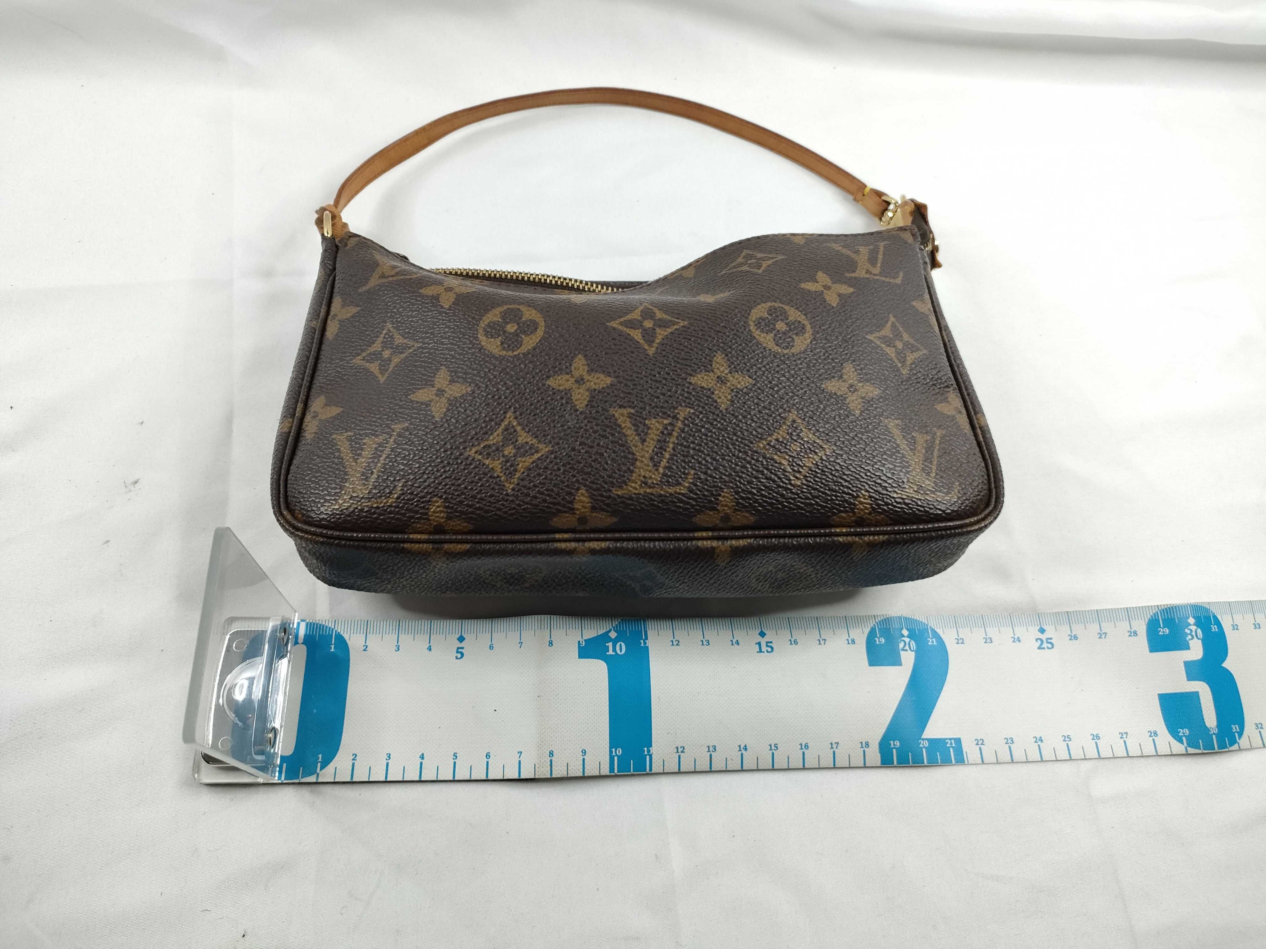 Monogram Louis Vuitton Monogram M51980/VI0050 Pochette Accessoires Pouch Accessories: Dust bag Handbag — view 2