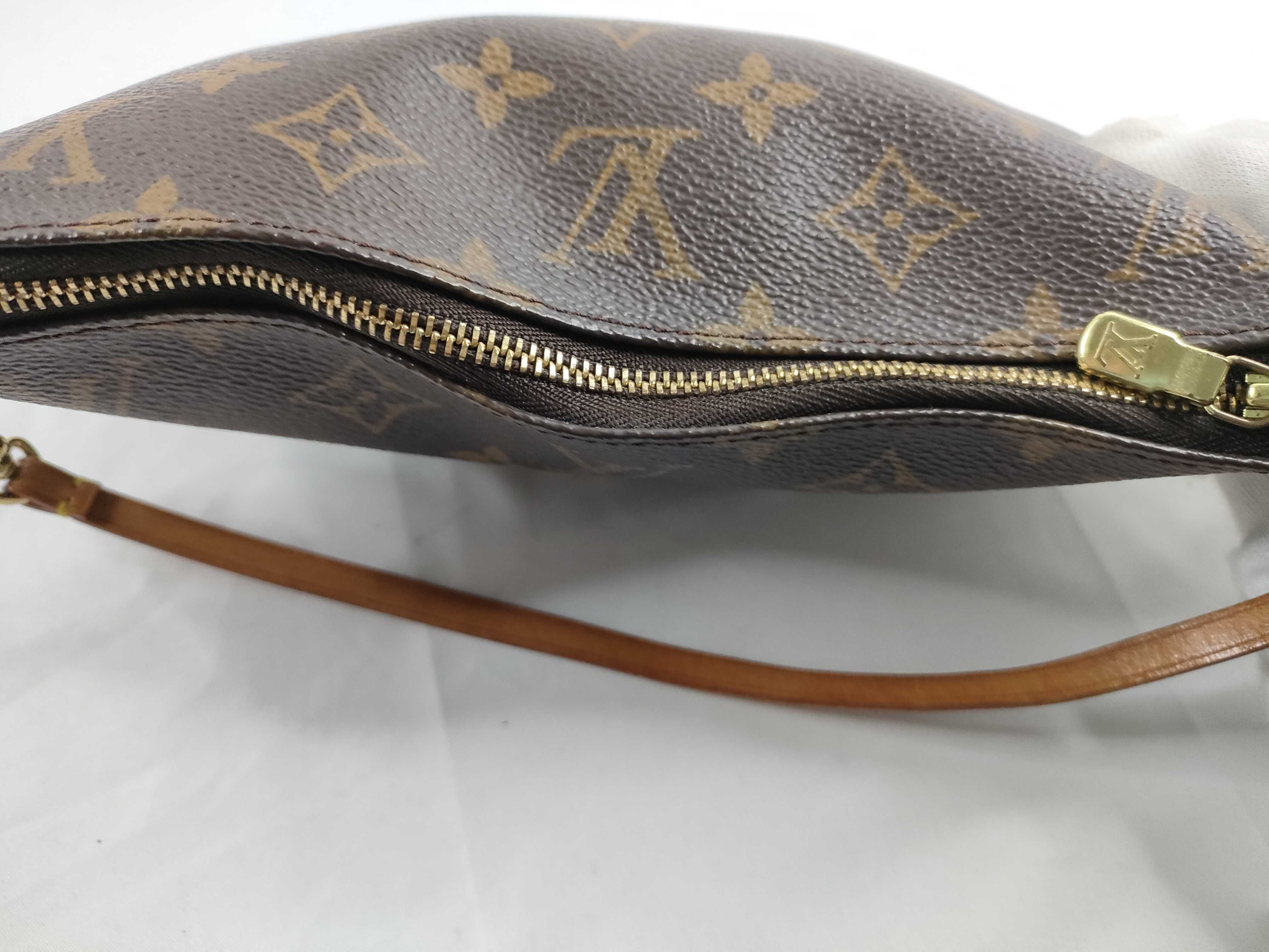 Monogram Louis Vuitton Monogram M51980/VI0050 Pochette Accessoires Pouch Accessories: Dust bag Handbag — view 10
