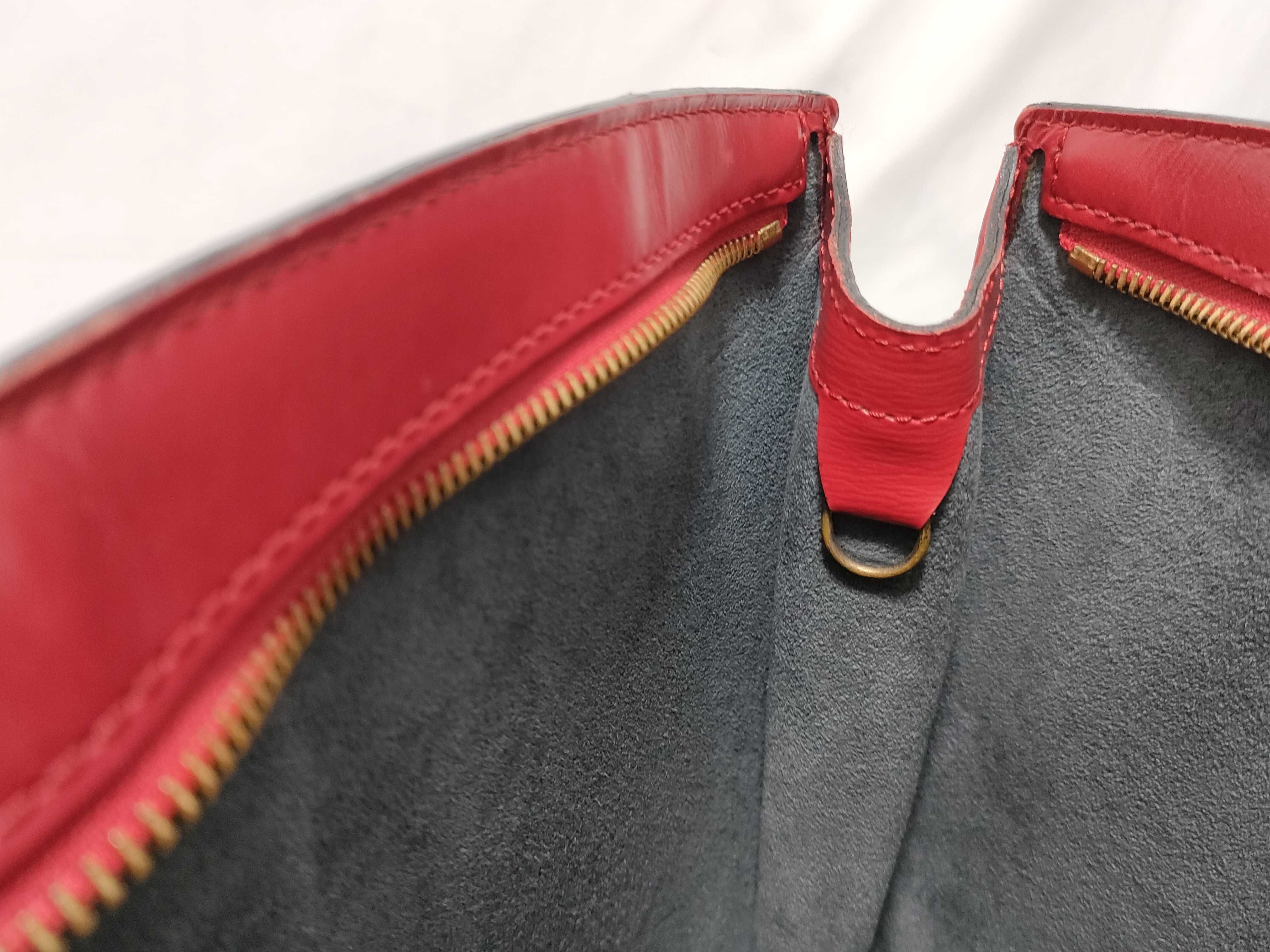 Epi Saint Jacques Shopping Shoulder Bag — view 9