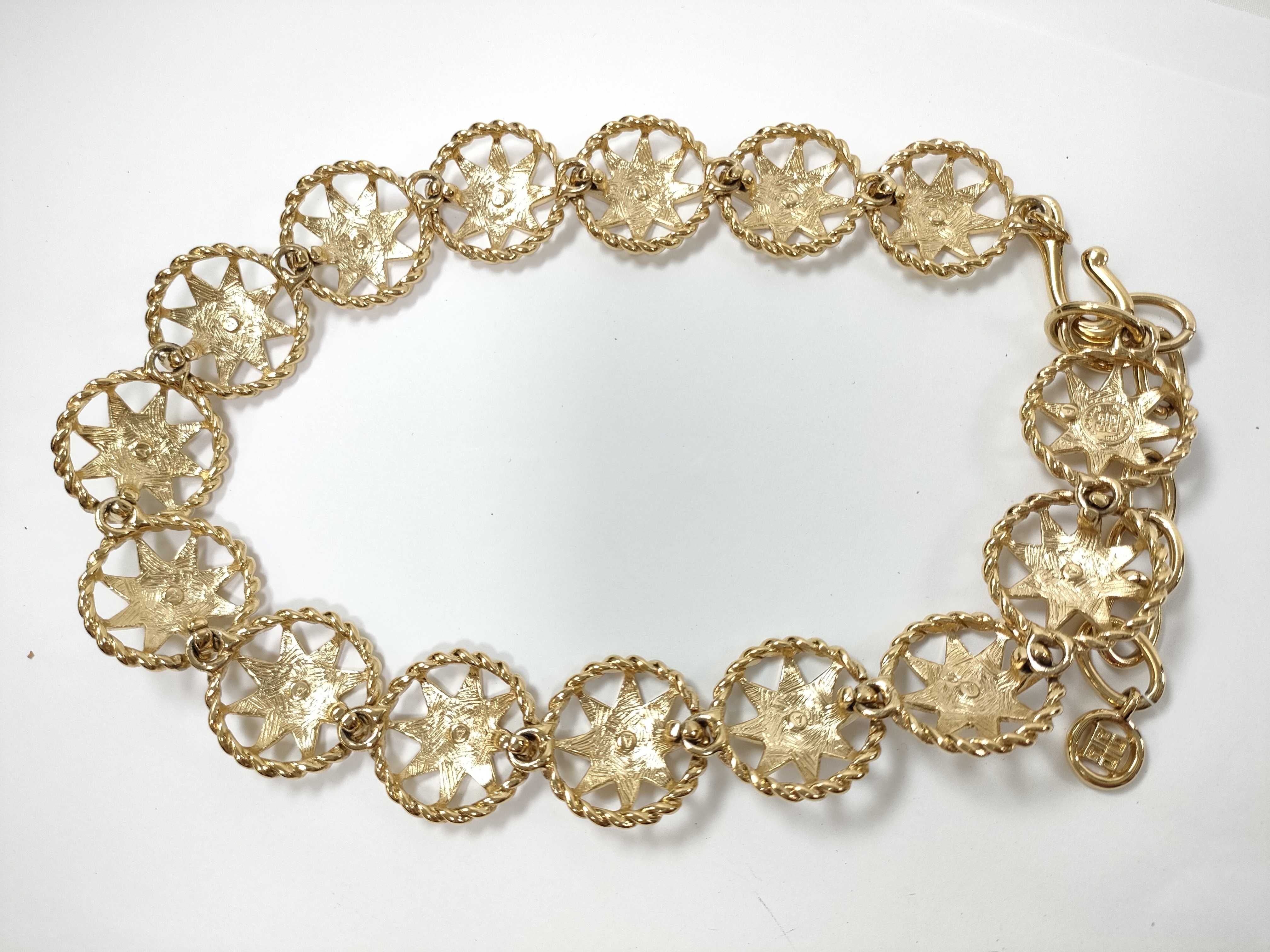 Large Twist Circle Vintage Gold Necklace — view 2