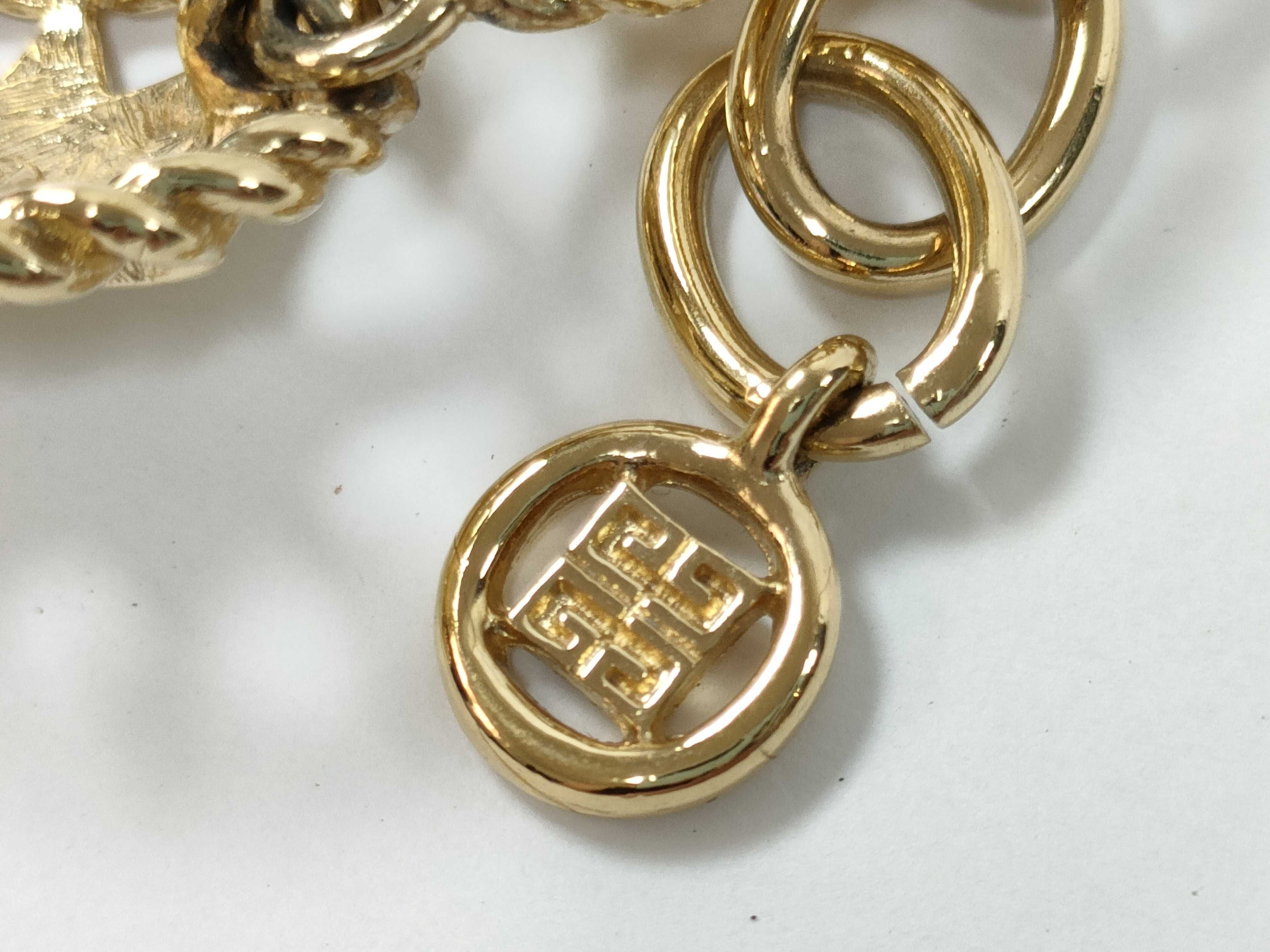 Large Twist Circle Vintage Gold Necklace — view 3