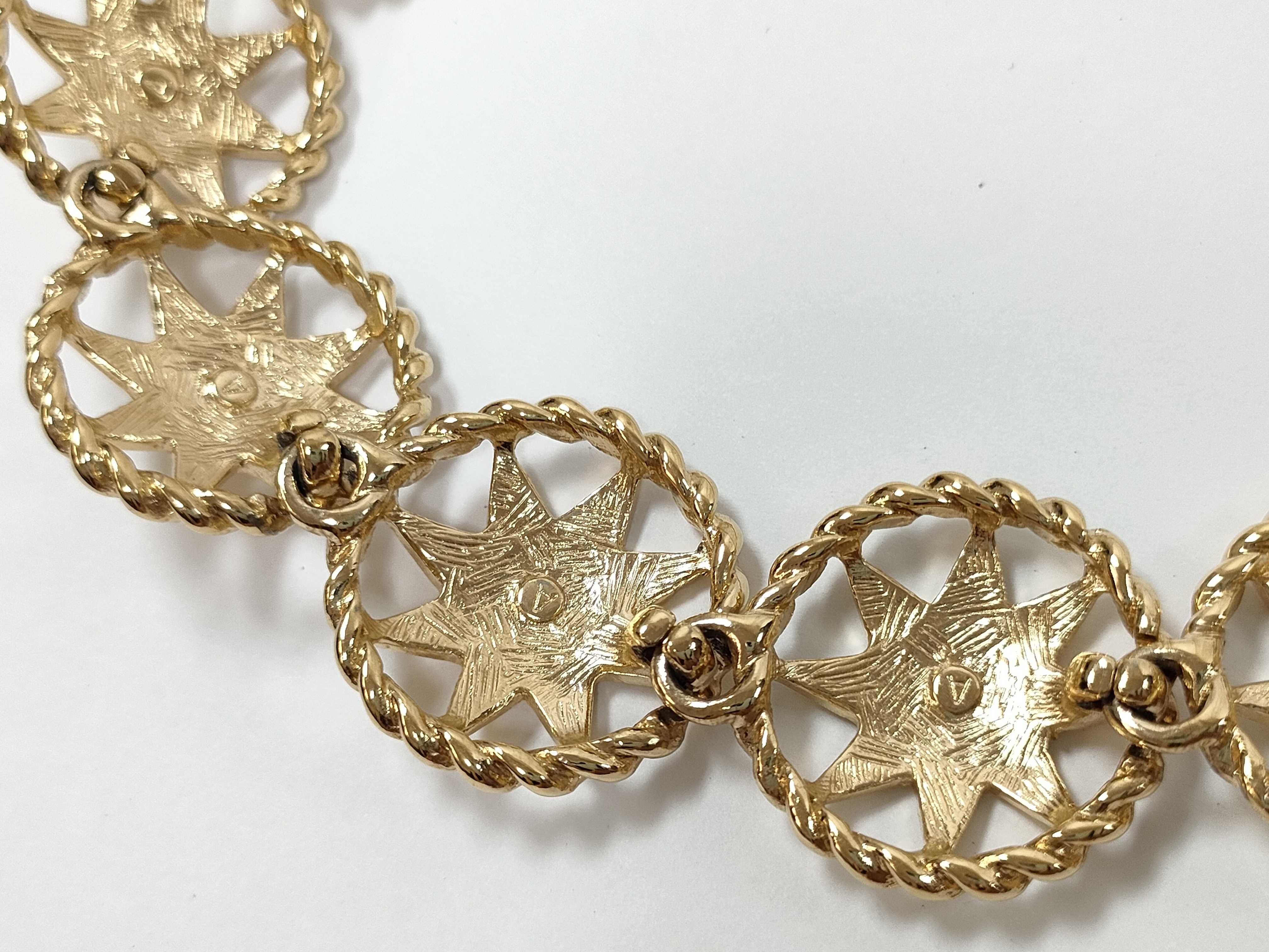 Large Twist Circle Vintage Gold Necklace — view 4