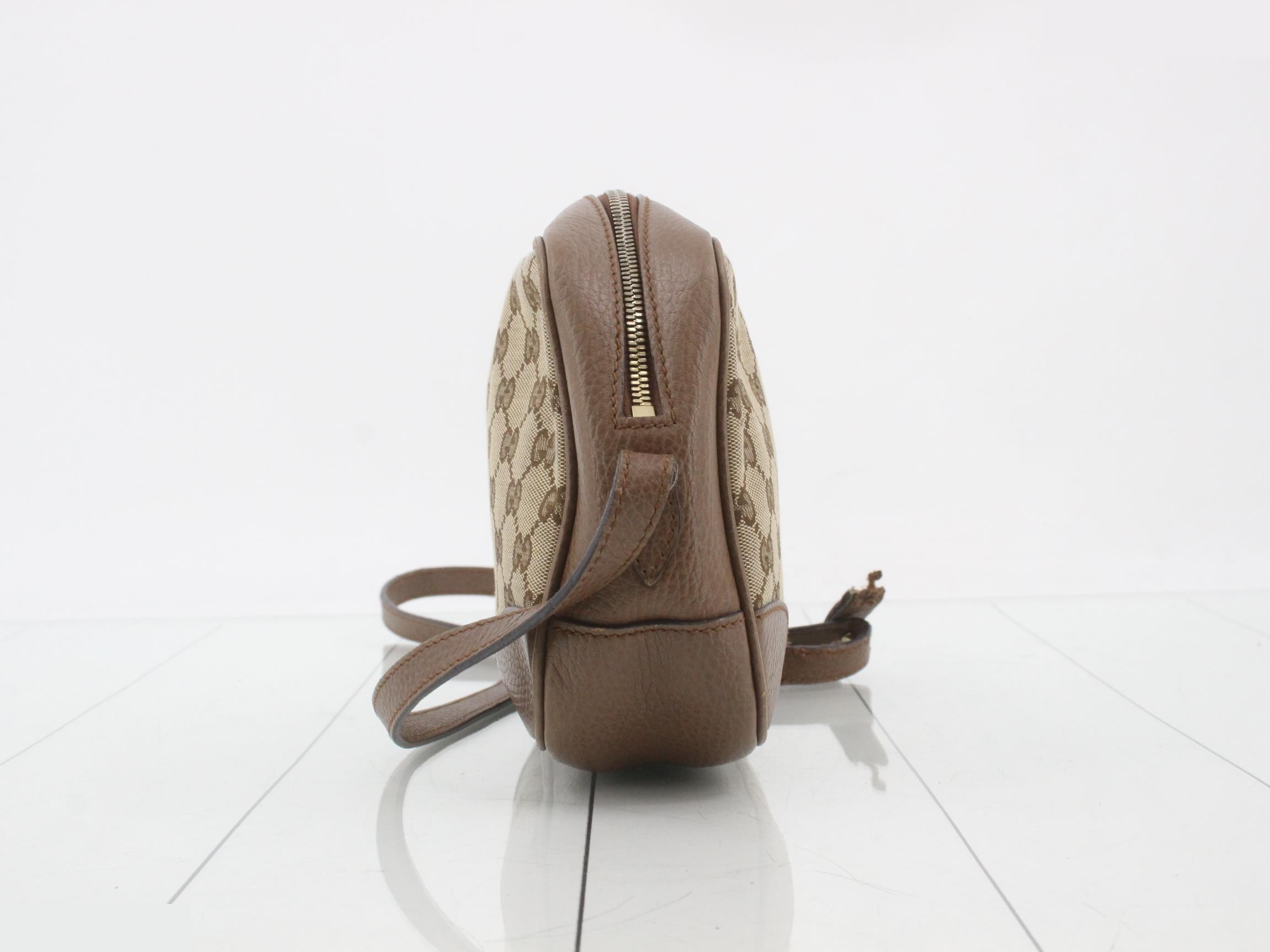 GG Canvas Shoulder Bag — view 3