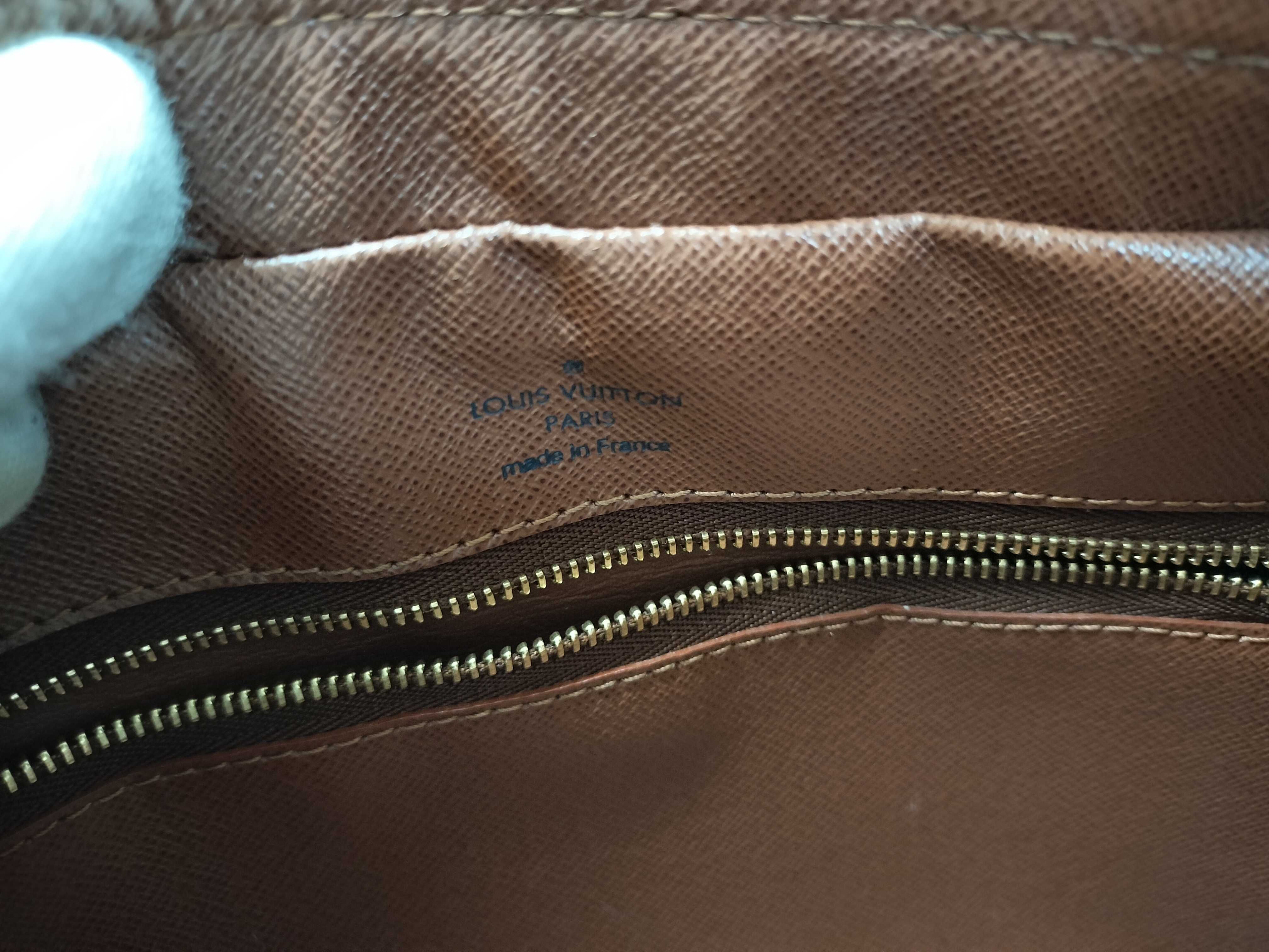 M45244 Nile Shoulder Bag — view 12