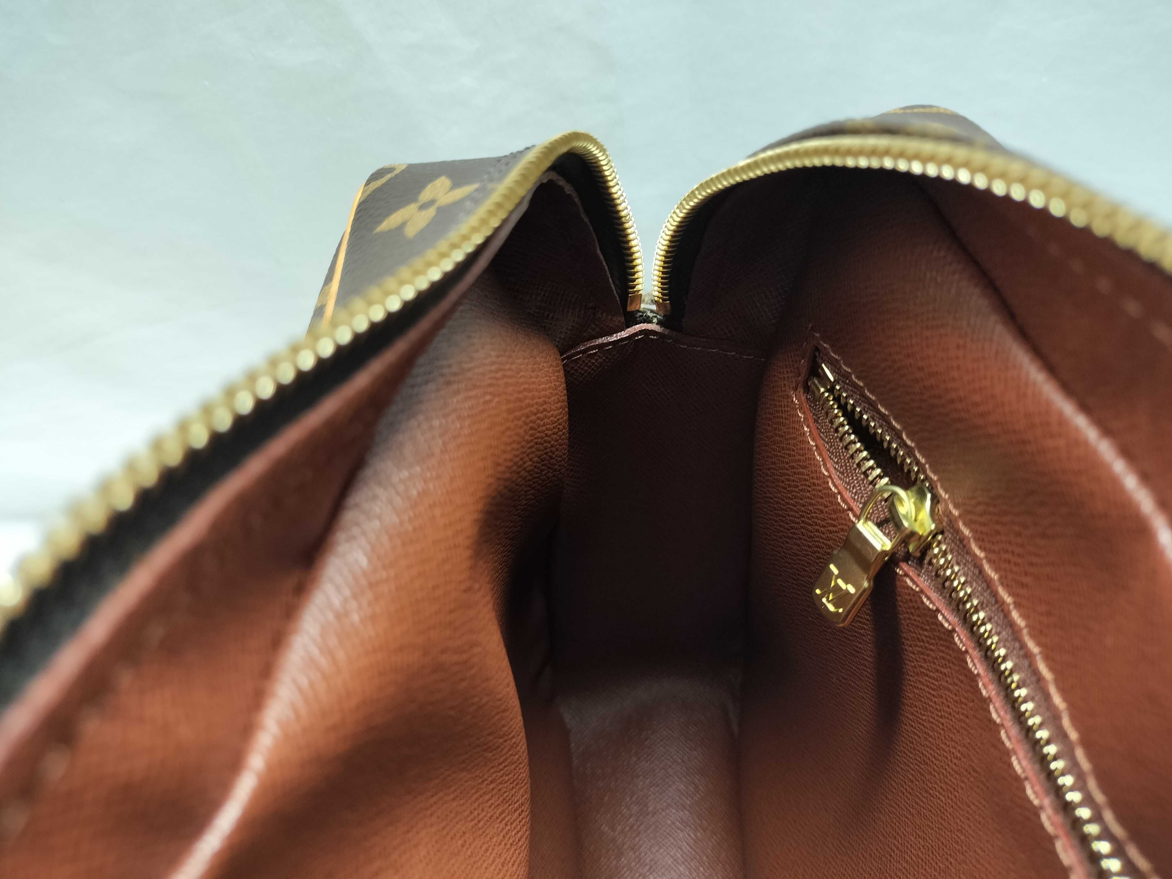 M45244 Nile Shoulder Bag — view 14