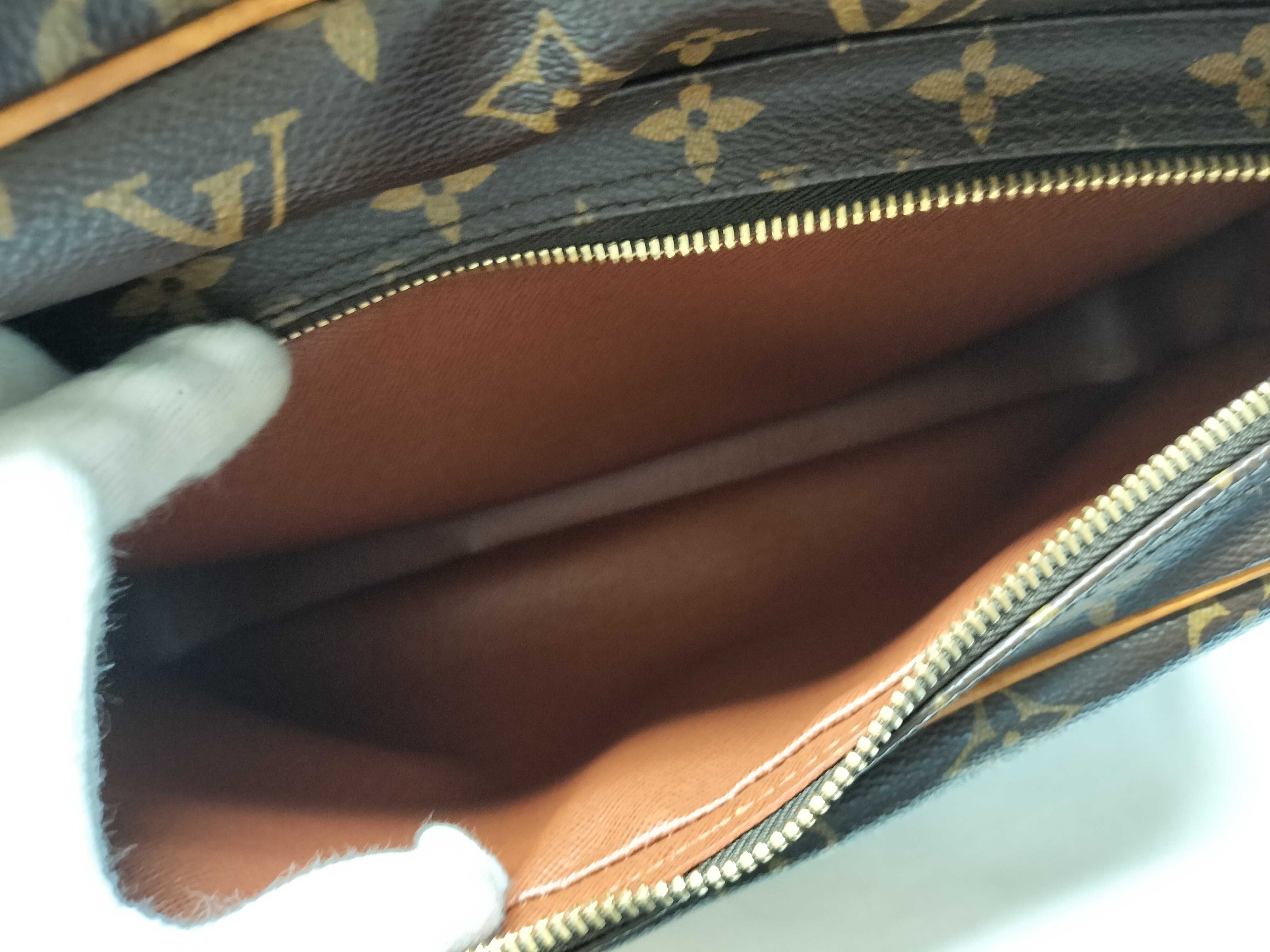 M45244 Nile Shoulder Bag — view 15