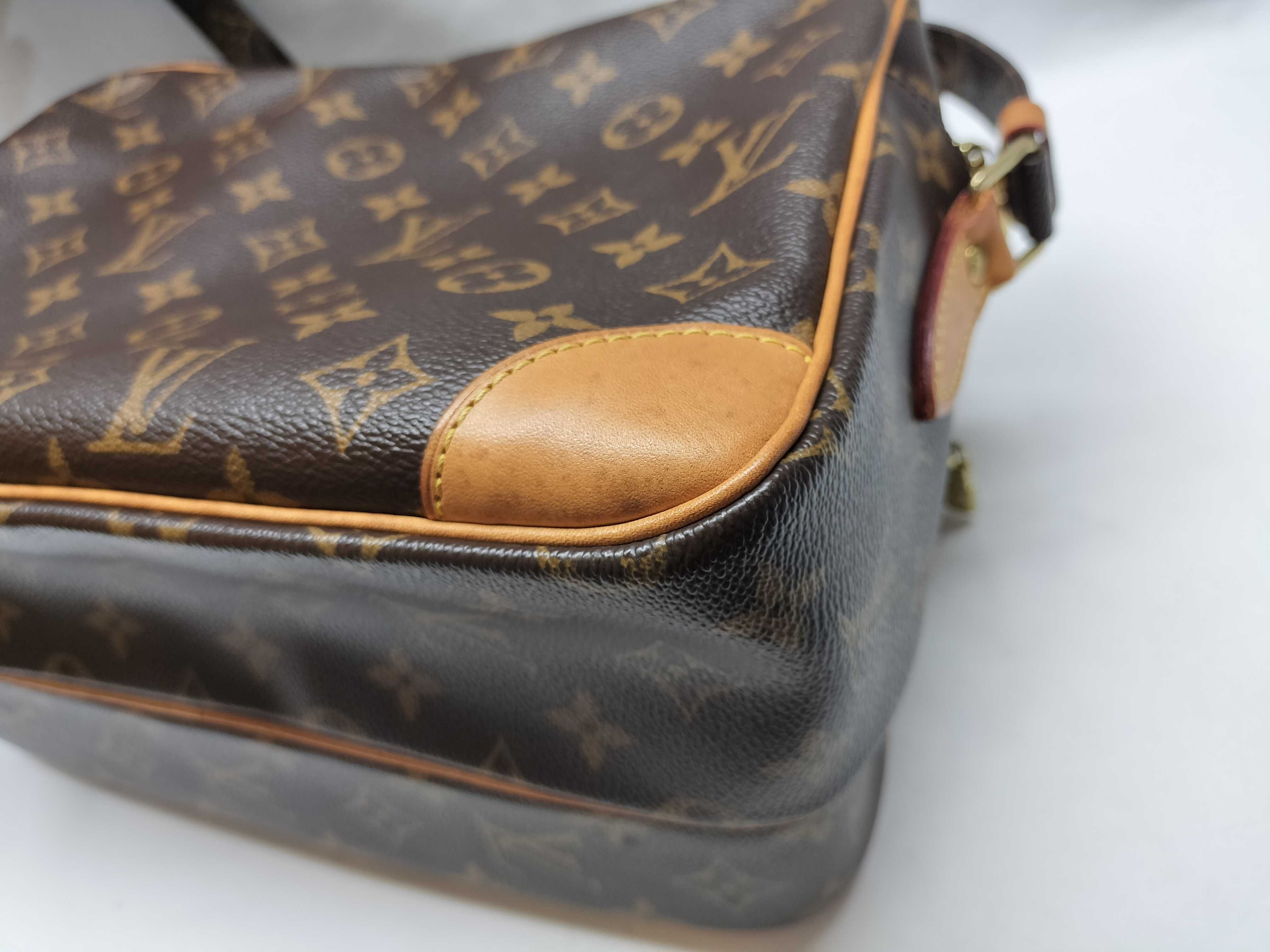 M45244 Nile Shoulder Bag — view 4