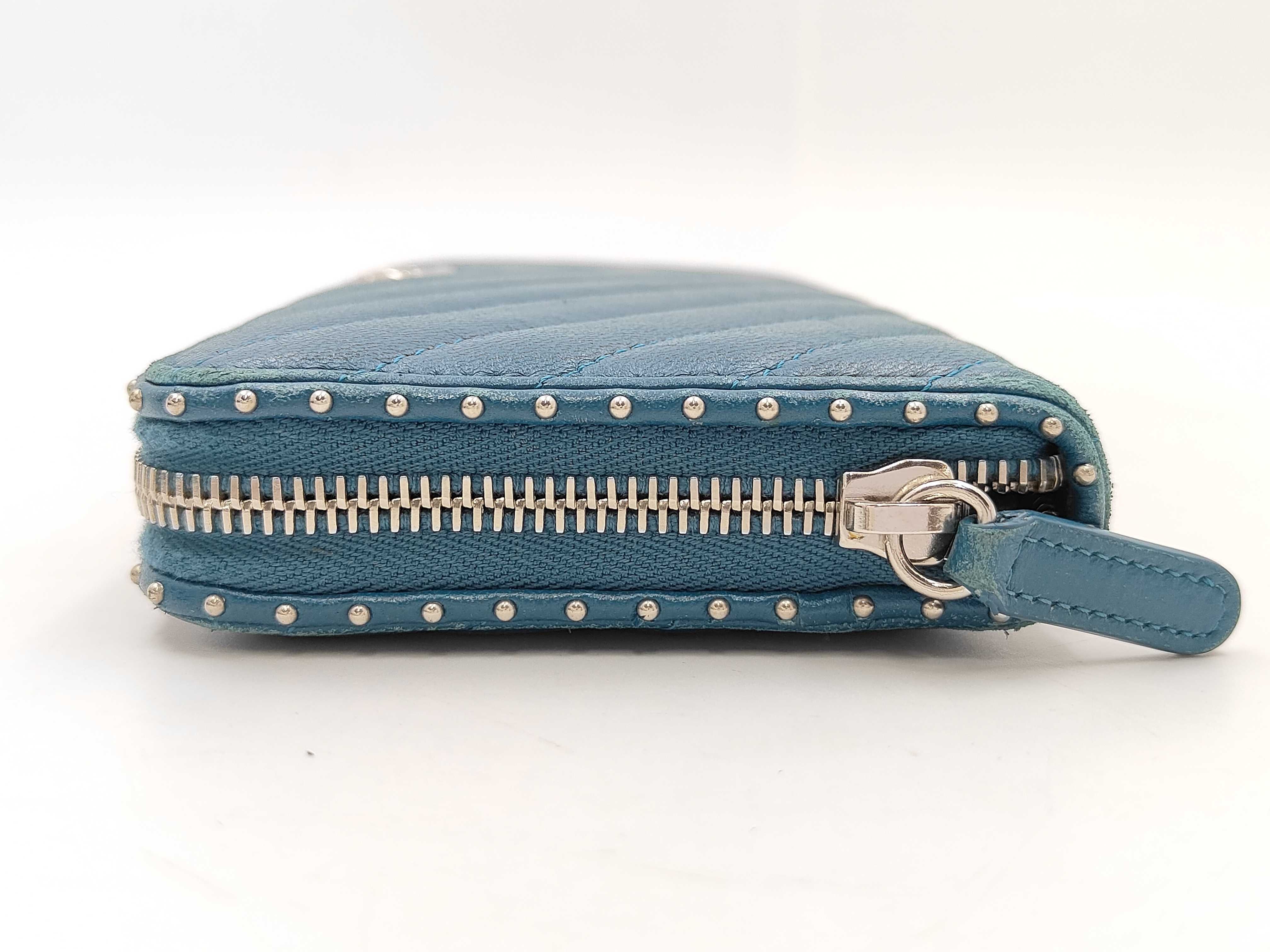V-stitch Coco Mark Studded Long Wallet — view 6