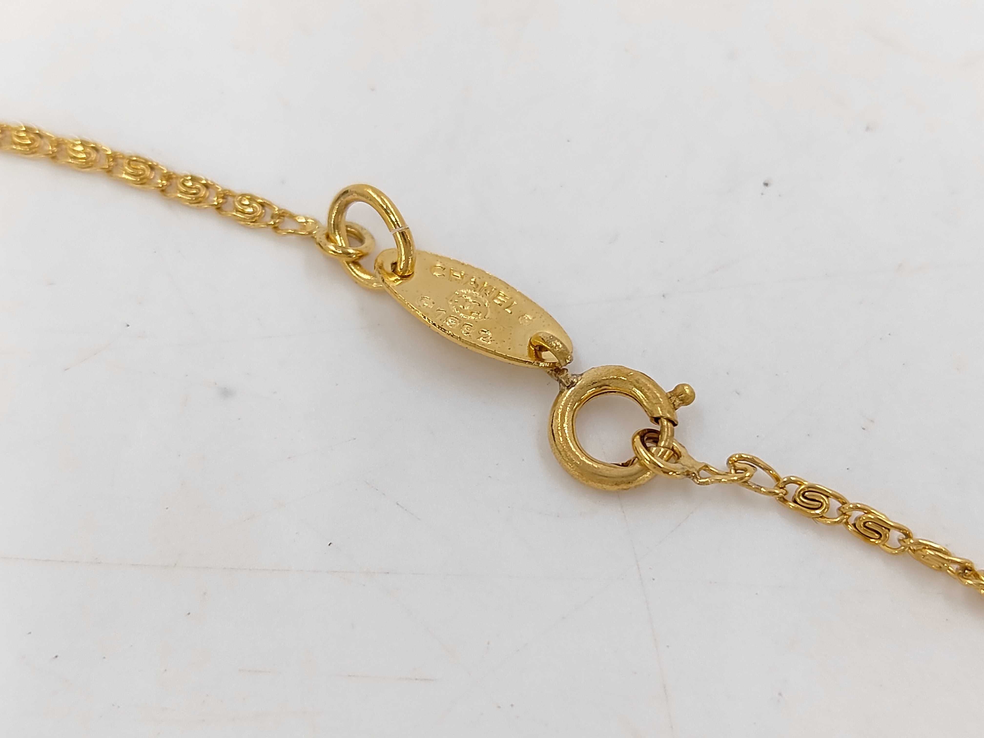 necklace, Coco Mark, gold, 1982 necklace — view 4