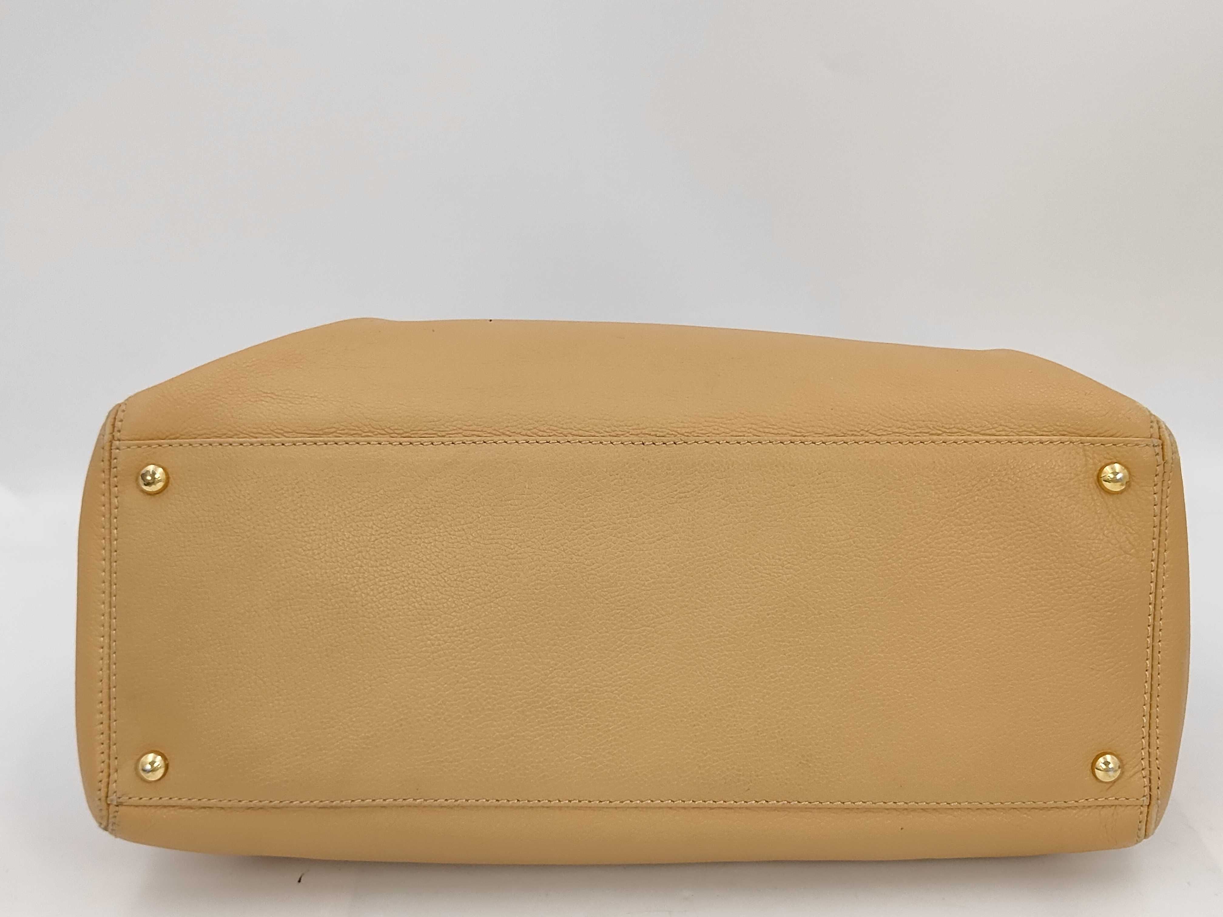 Executive Tote, Calfskin, Beige, Gold Hardware, A15206 Tote Bag — view 4