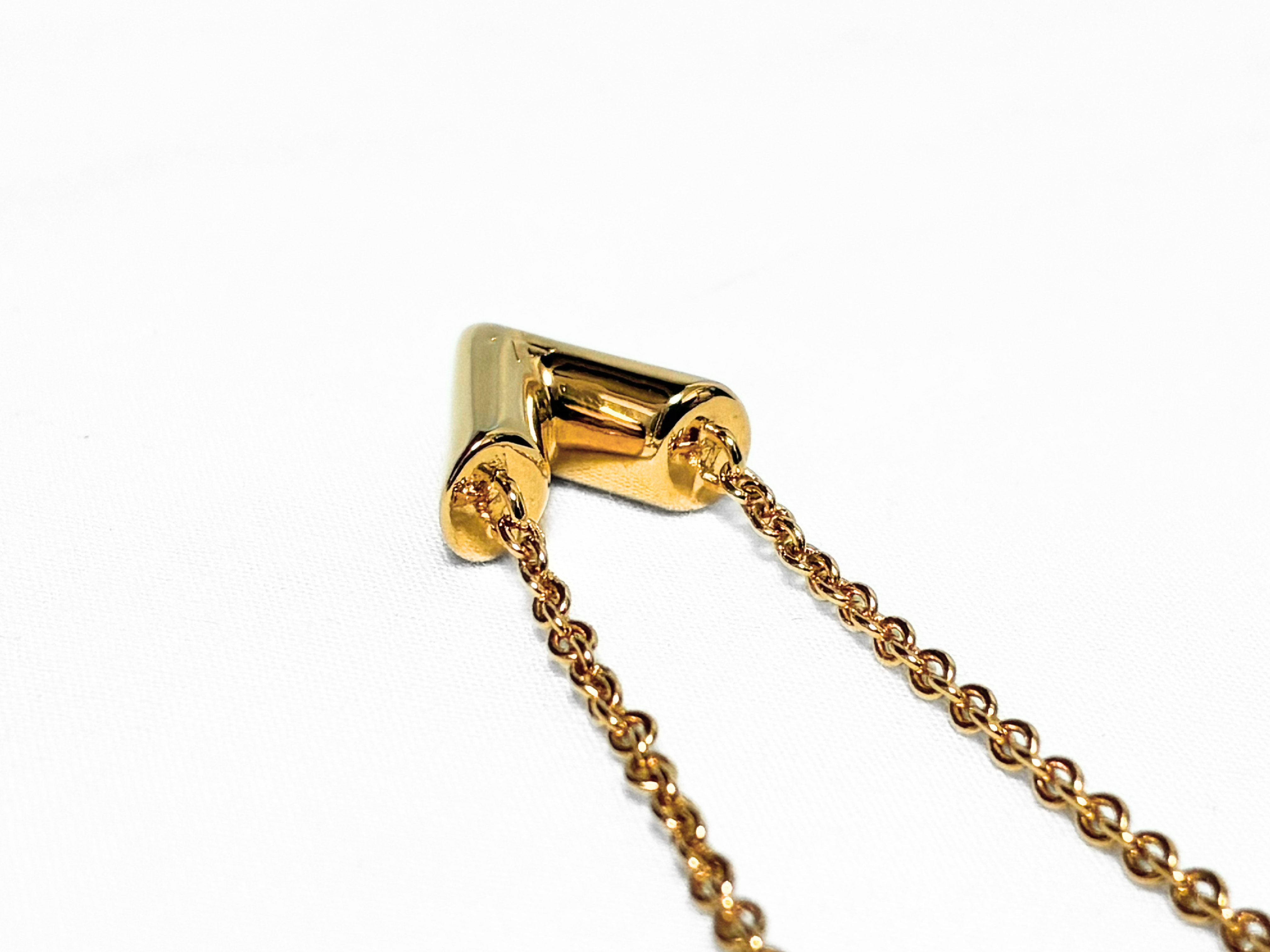 Essential M61083 Gold V Necklace — view 6