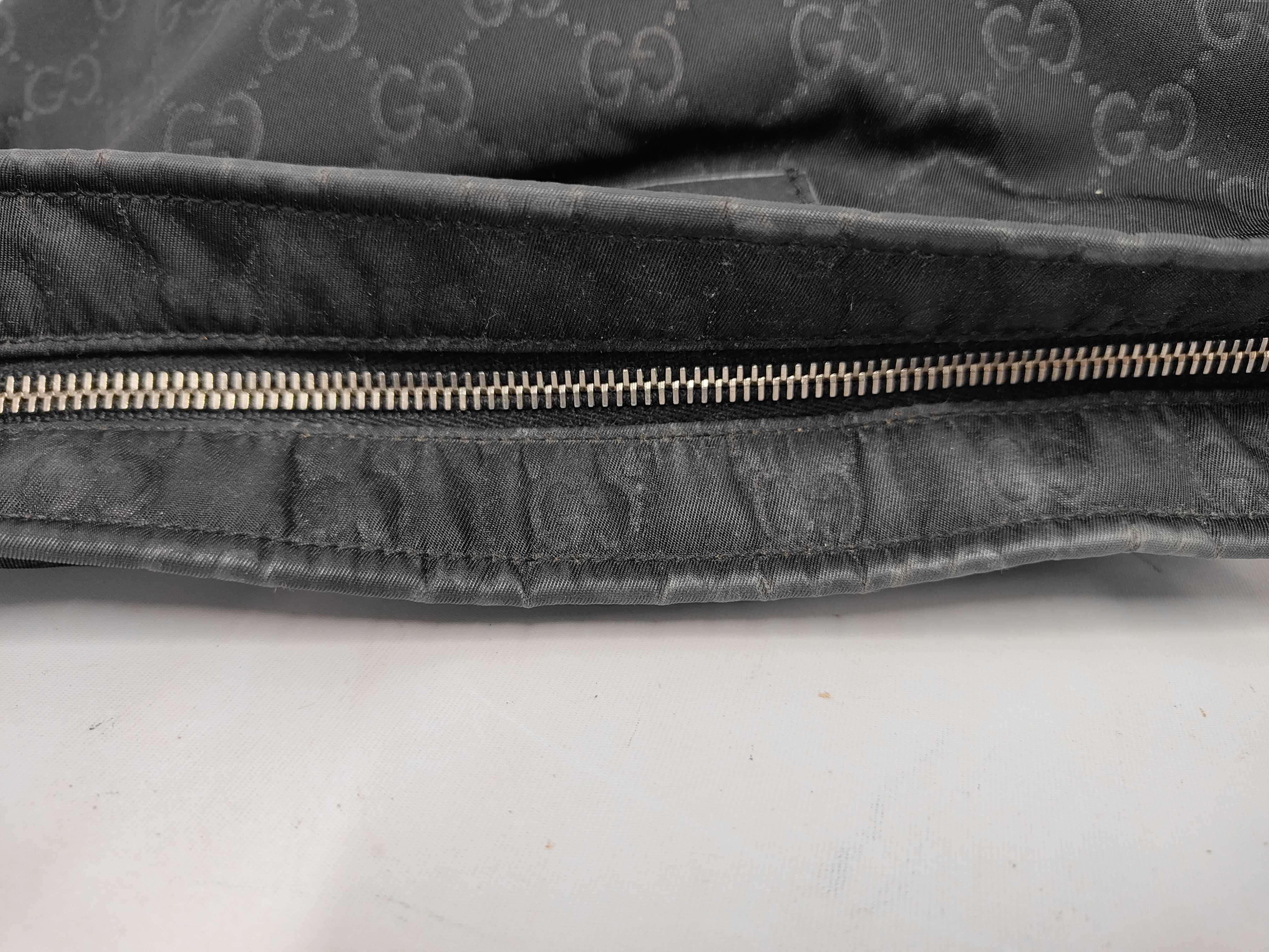 GG Supreme GG Canvas Shoulder Bag — view 8