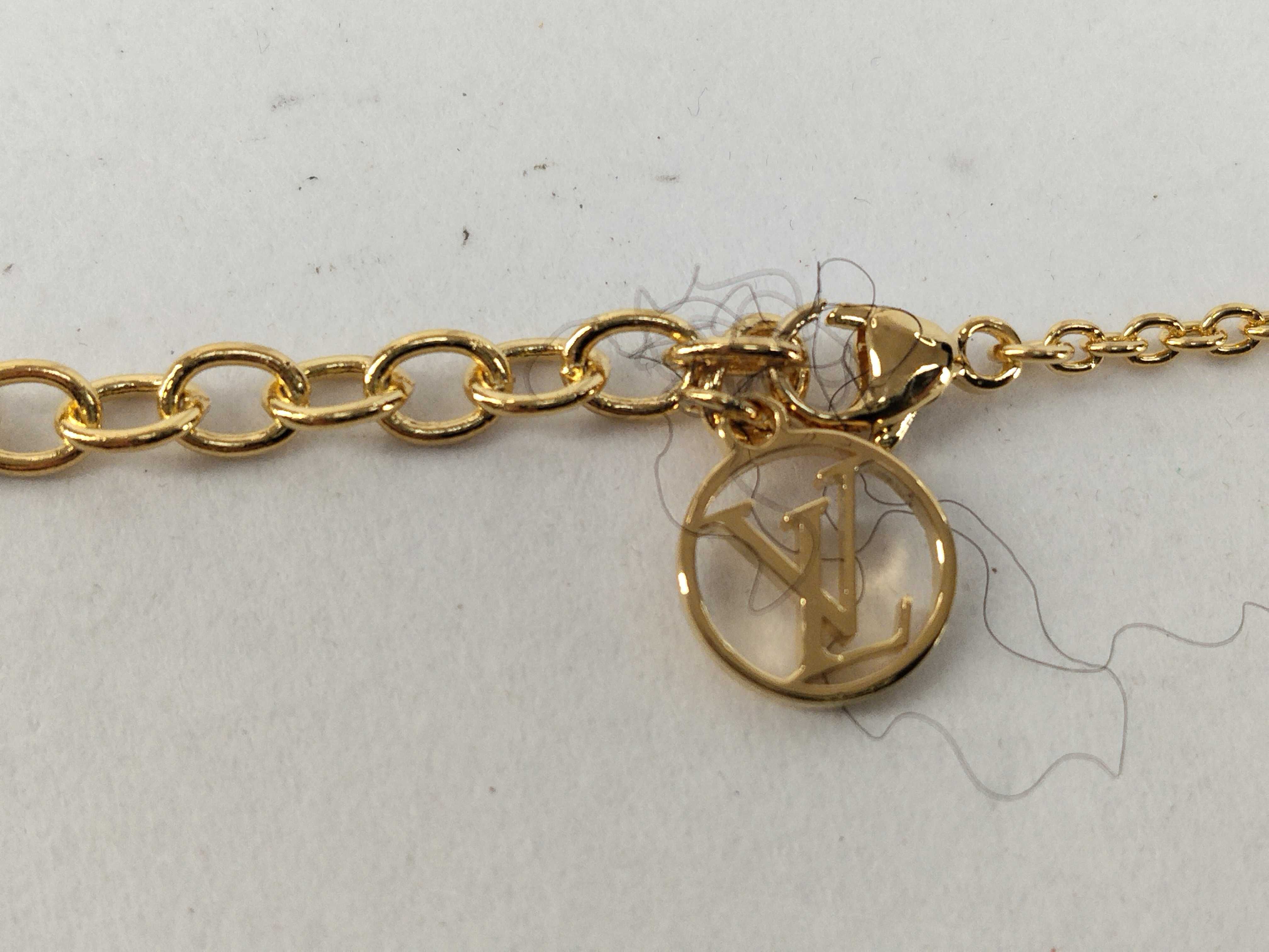 Essential V Necklace M61083 Necklace — view 3