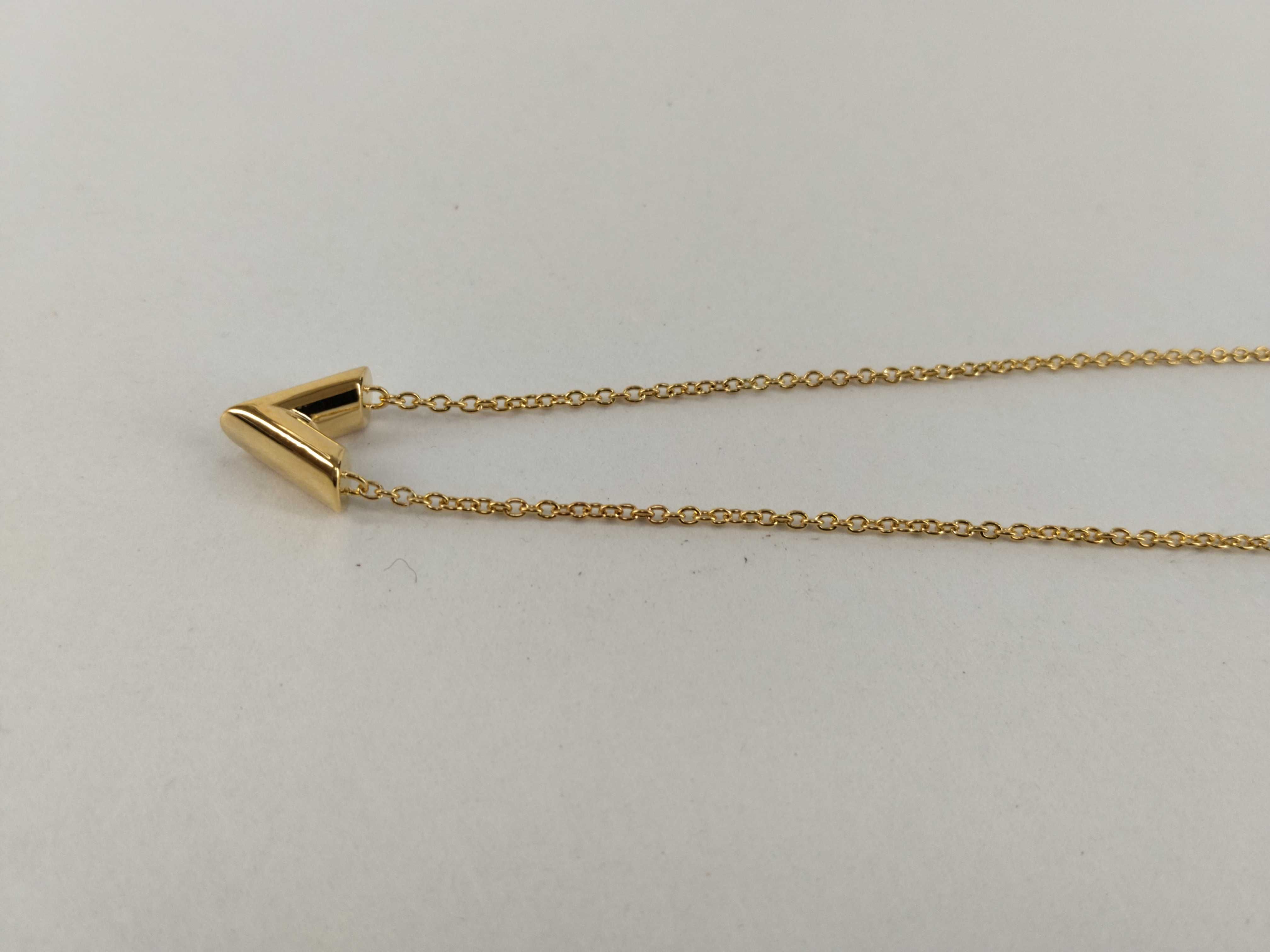 Essential V Necklace M61083 Necklace — view 7