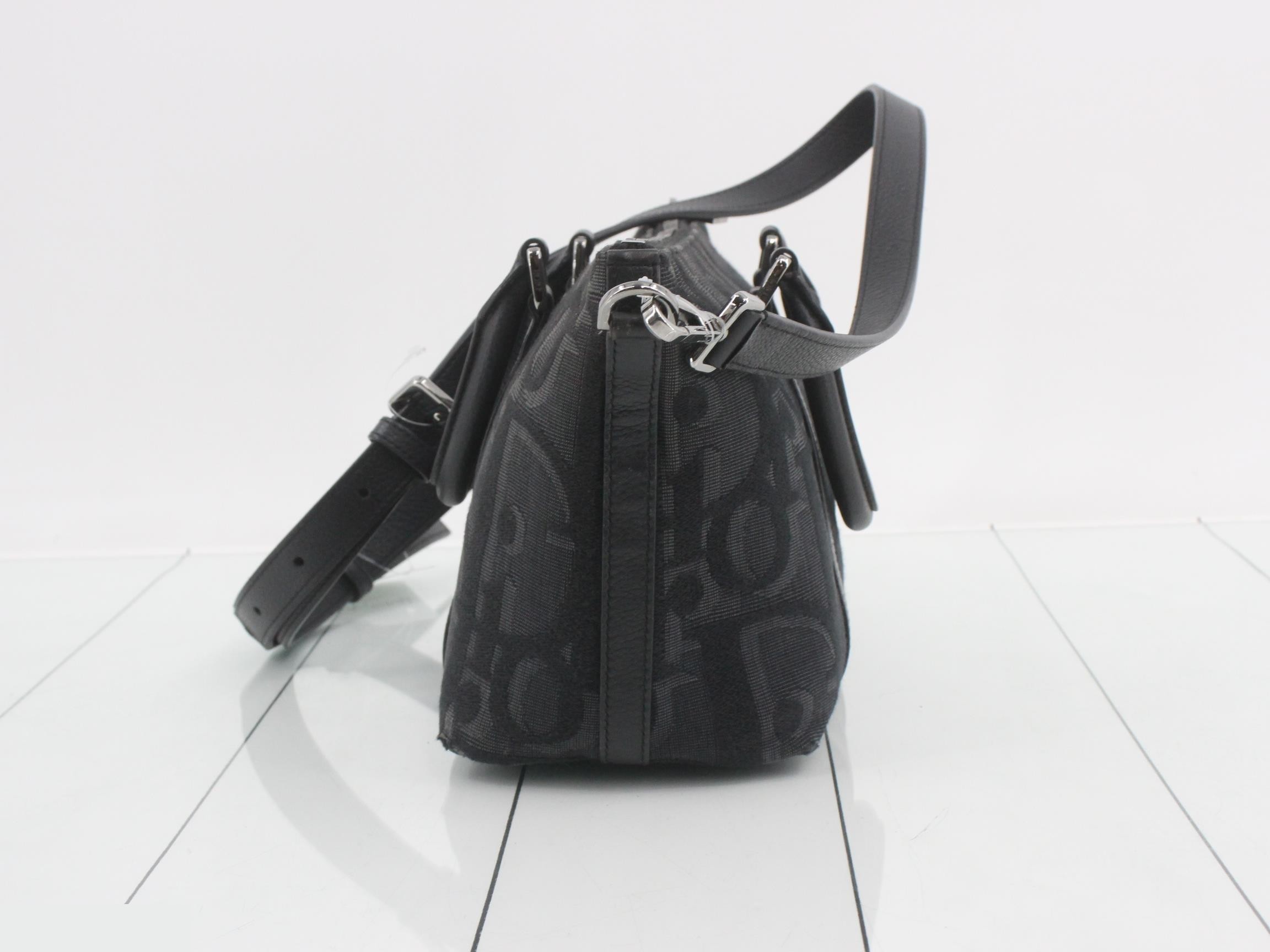 Weekender Oblique 2-Way Tote Bag — view 3