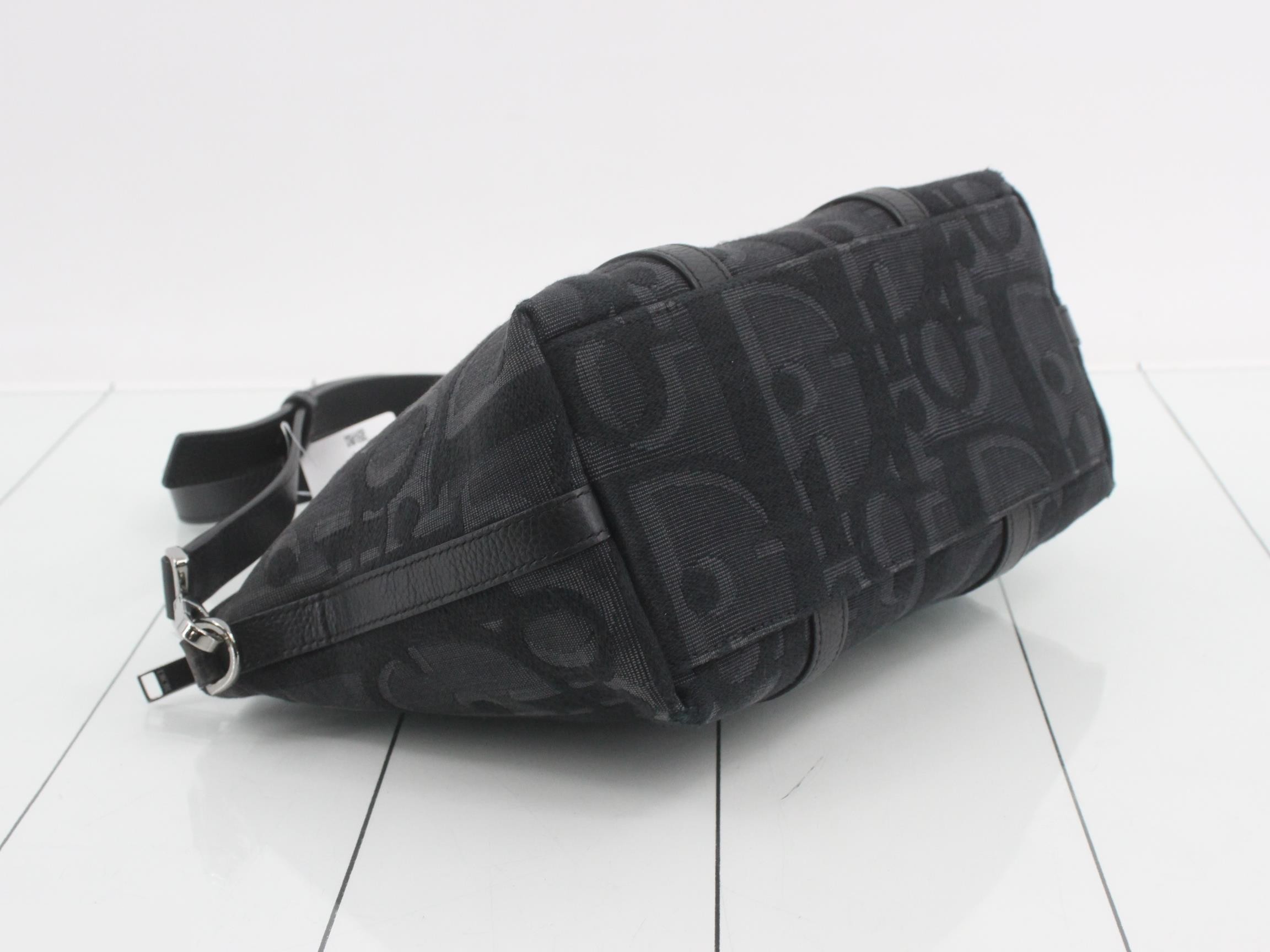 Weekender Oblique 2-Way Tote Bag — view 5
